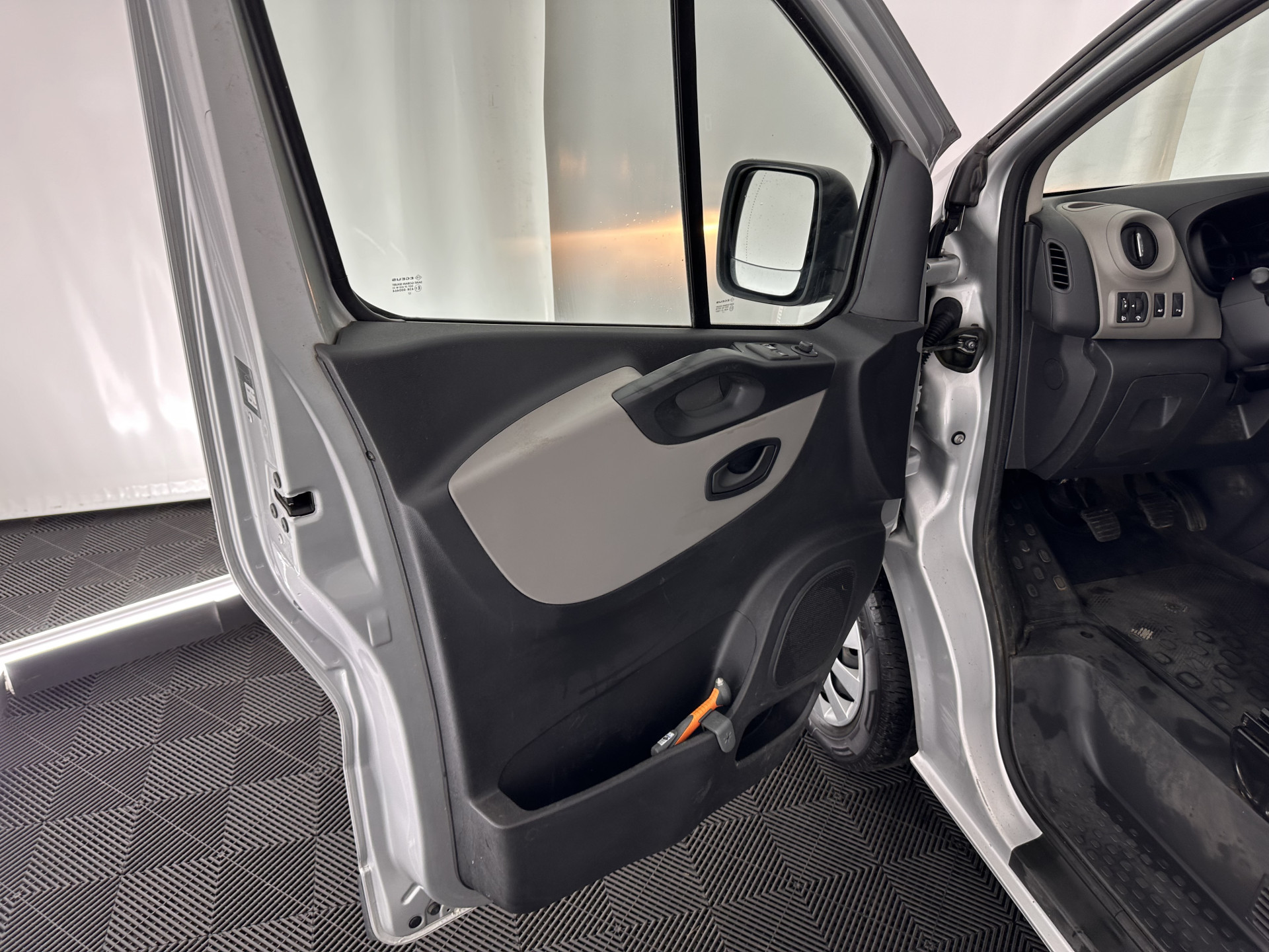 Renault Trafic 1.6 dCi T29 L1H1 Comfort-Pack *NAVI-FULLMAP | AIRCO | CRUISE | 3-PERS | PDC | 1.260 Kg-Cargo-Capacity*