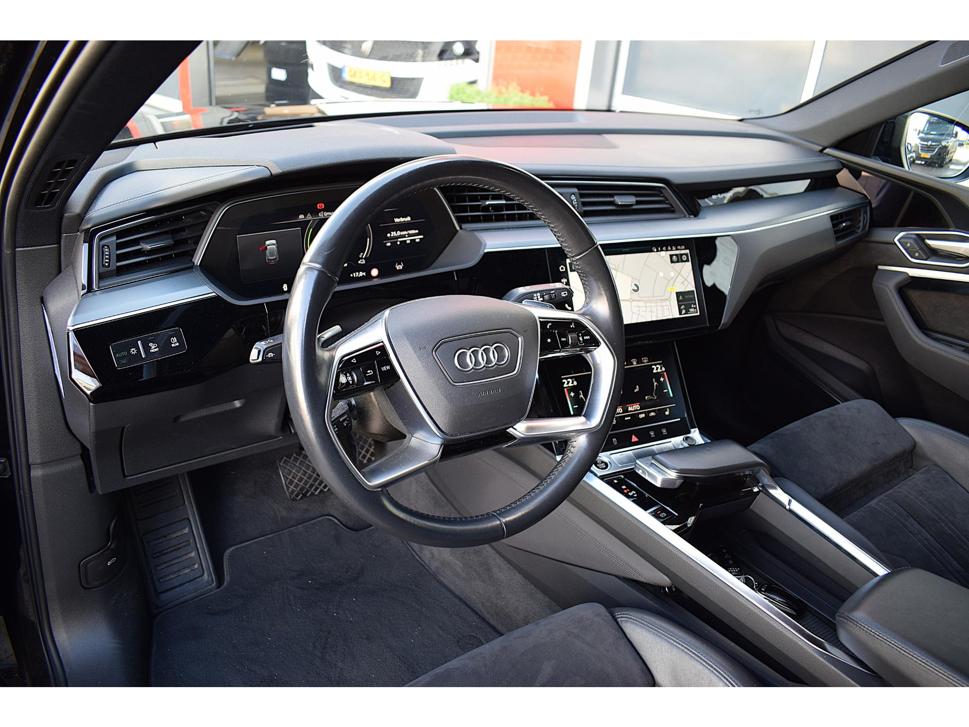 Audi e-tron 50 quattro S edition 71 kWh | SOH: 94,4% | Trekhaak | HUD | B&O | 360 Cam | Half Leer