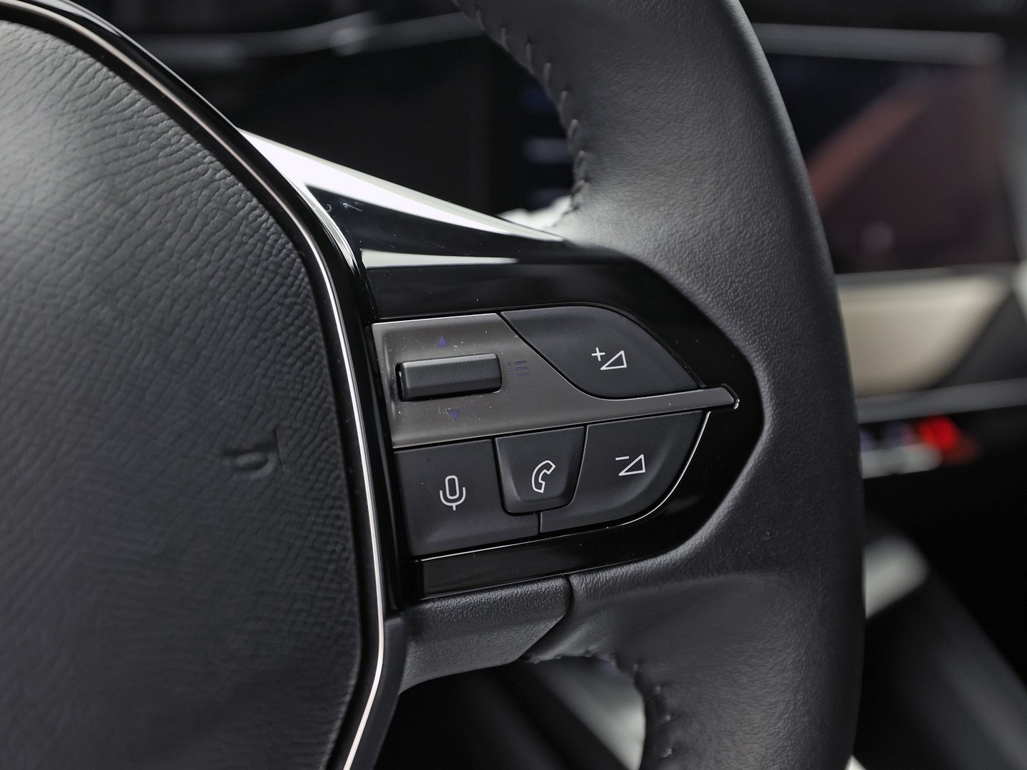Peugeot 308 SW 1.6 Plug-in Hybrid 180 Allure 180Pk Automaat (APPLE CARPLAY, GROOT NAVI, 360 CAMERA, LEDER, SPORTSTOELEN, GETINT GLAS, ADAPTIVE CRUISE, KEYLESS, NIEUWSTAAT)