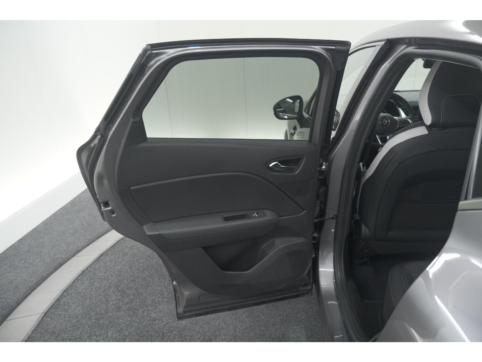 Renault Captur 1.6 E-Tech Plug-in Hybrid 160 Intens | Parkeersensoren | Apple Carplay | Navigatie | Climate Control