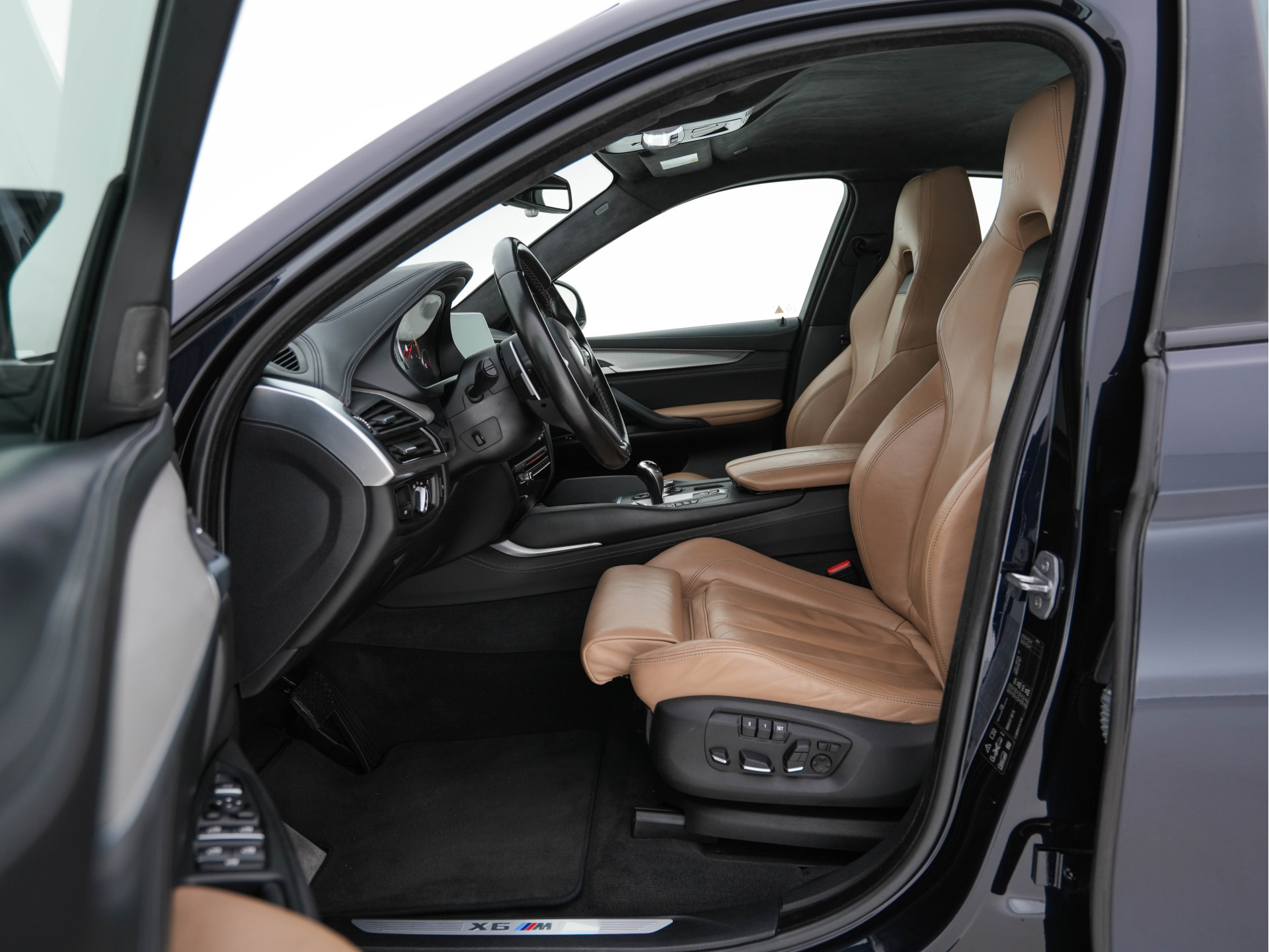 BMW X6 M Sport-Pack Innovation-Pack [ CHIP-TUNING 680-PK/850-Nm ] Aut. *LUXURY-LEATHER | NIGHT-VISION | TOPVIEW | MEMORY-PACK | HARMAN/KARDON-AUDIO | HEAD-UP | SOFT-CLOSE |  BLIND-SPOT | DAB+ | FULL-LED | NAVI-FULLMAP | HEATED-SPORTSEATS | SHIFTPADDLES |