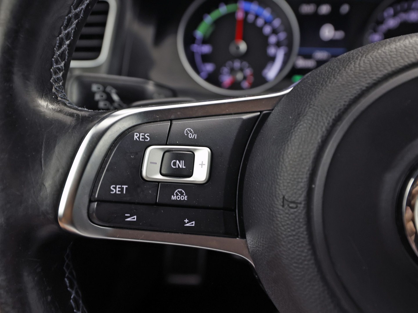Volkswagen Golf 1.4 TSI GTE 204Pk Automaat (APPLE CARPLAY, NAVIGATIE, SOH 79,4%, CLIMATE, STOELVERWARMING, SPORTSTOELEN, GETINT GLAS, LED KOPLAMPEN, CRUISE, NIEUWSTAAT)