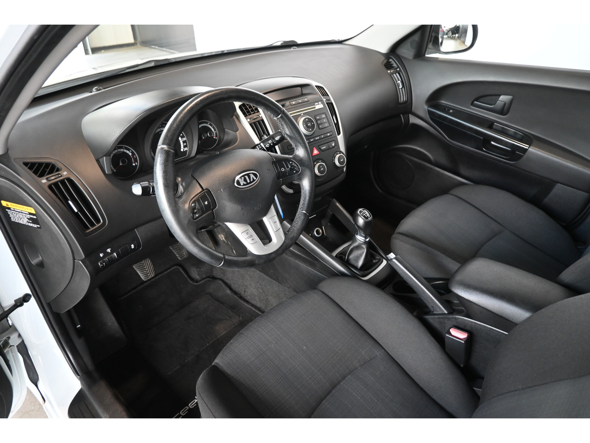 Kia cee'd 1.4 CVVT X-tra Airco Trekhaak Stoelverwarming All in Prijs! Inruil Mogelijk!