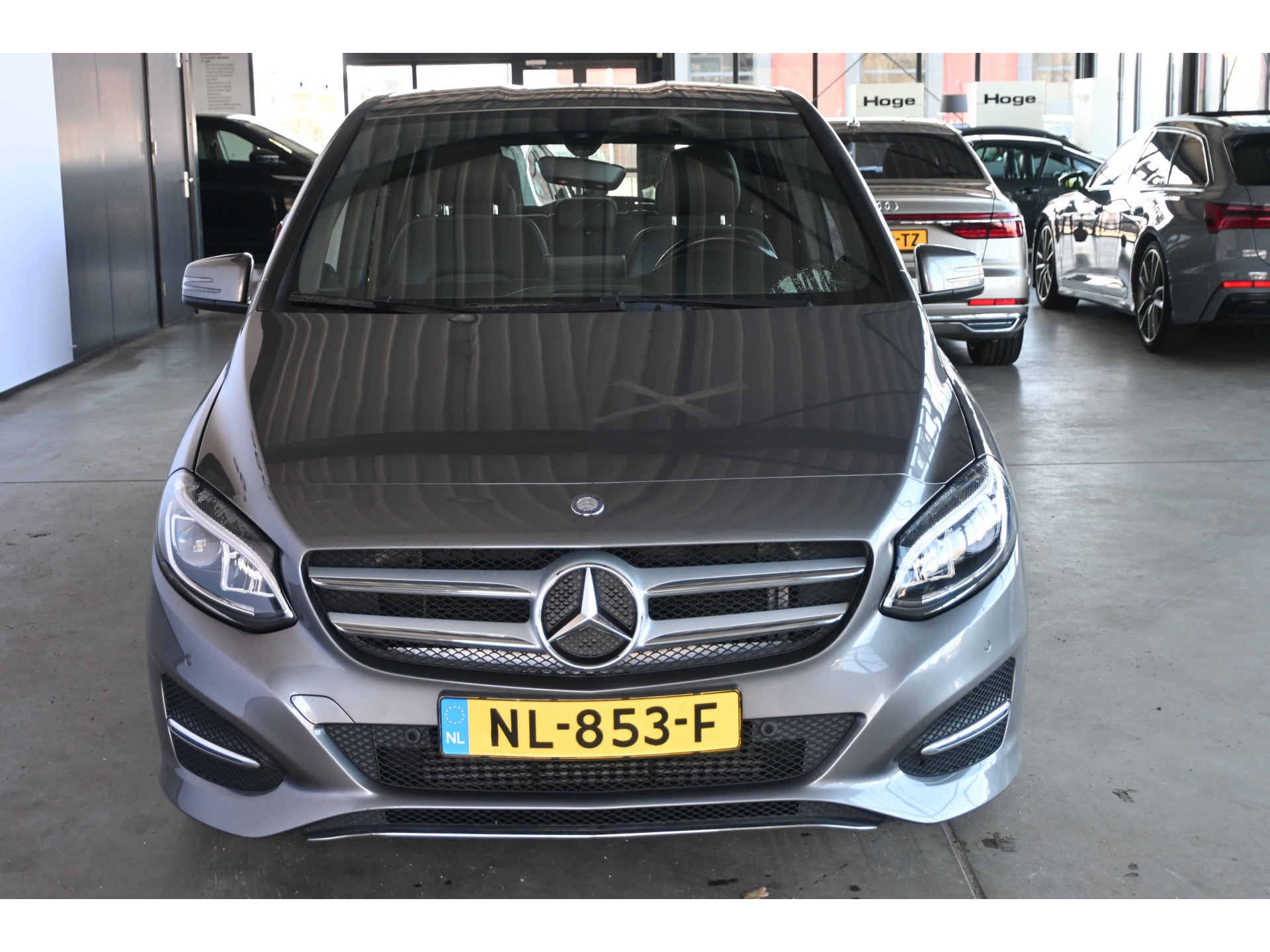 Mercedes-Benz B-klasse 180 Ambition Automaat Clima Navigatie LED Rijklaarprijs! Inruil Mogelijk!
