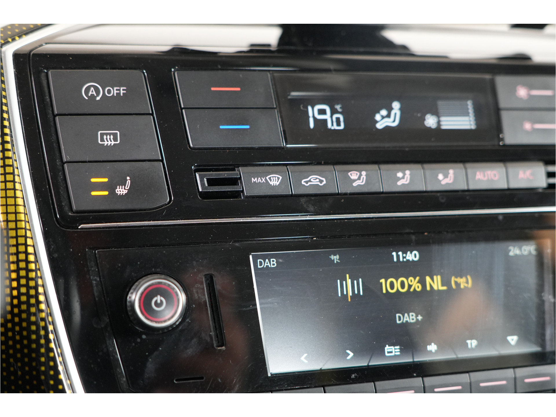 Volkswagen Up! 1.0 EcoFuel move up! | 5 drs. | Aardgas | Cruise | Stl. verw. | PDC | Climate | Lichtautomaat |