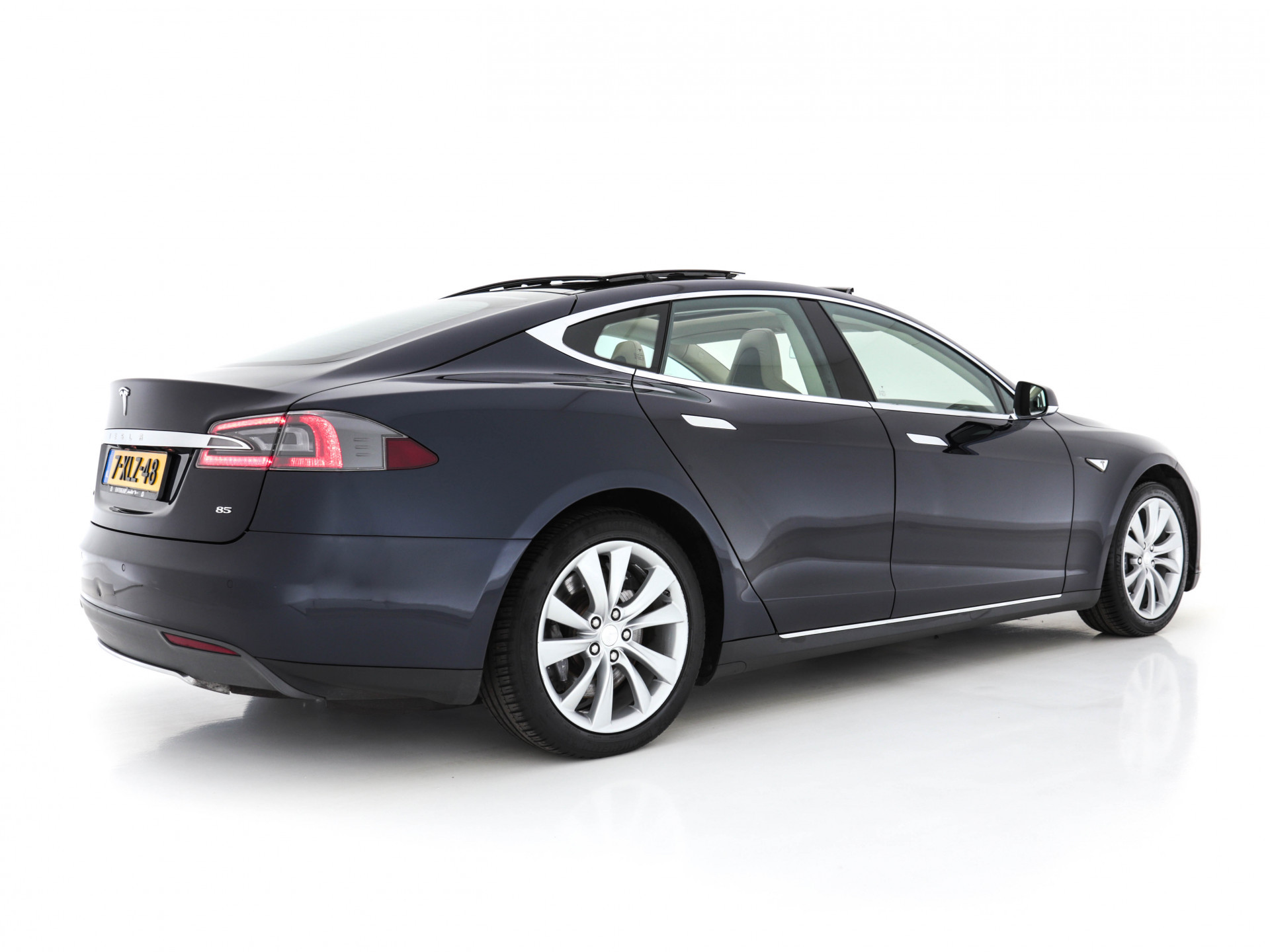 Tesla Model S 85 Base [ 3-Fase ] (INCL-BTW) *PANO | KEYLESS | LEATHER | NAVI-FULLMAP | FULL-LED | CAMERA | DAB | CRUISE | HEATED-COMFORTSEATS | ECC | PDC | WOODEN-INLAY | DIGI-COCKPIT | MEMORY-PACK |  19"ALU*