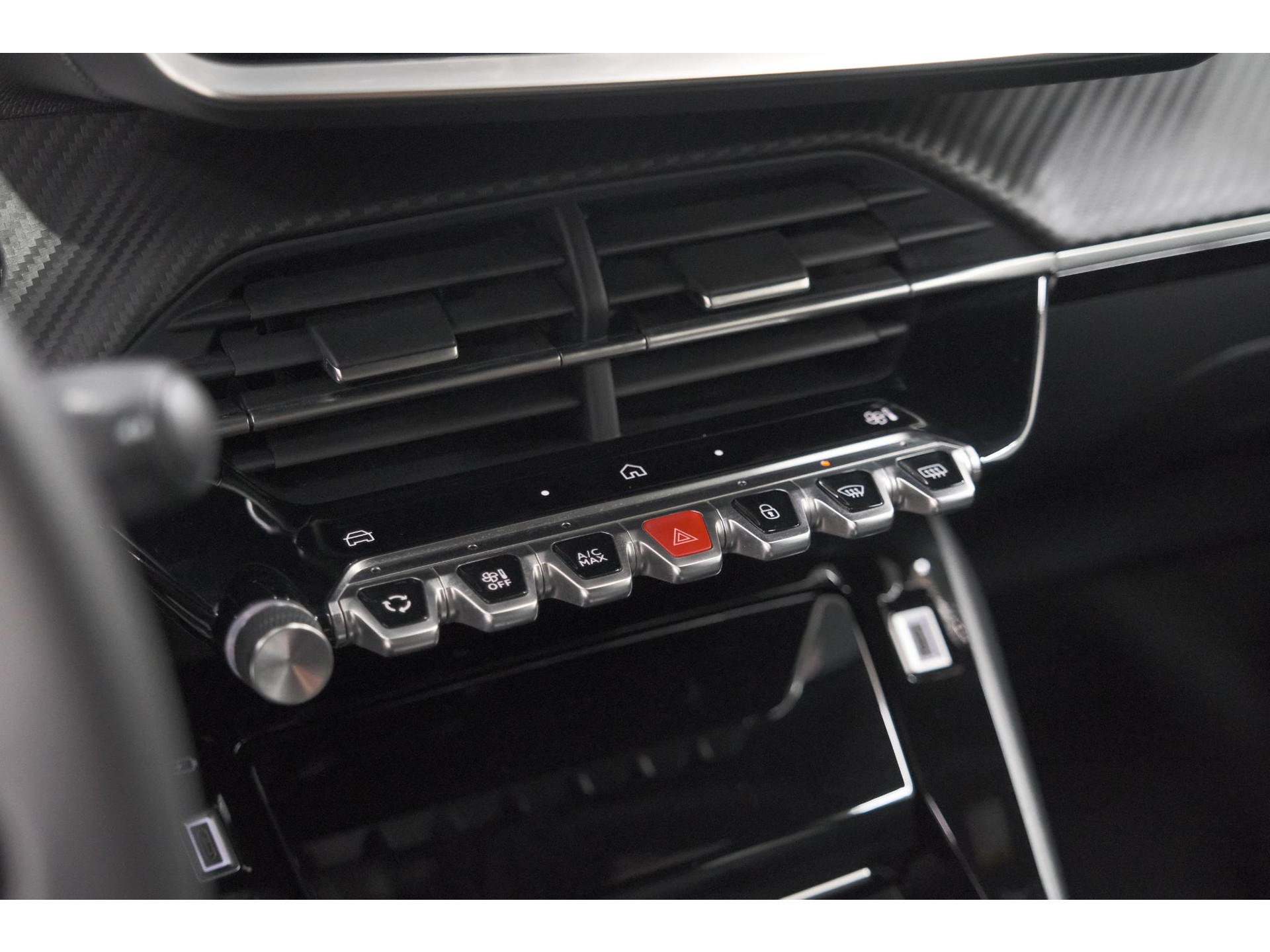 Peugeot e-2008 EV Allure Avantage 54 kWh | SOH 97,7% | 11 KW Lader | Apple Carplay | Parkeersensoren