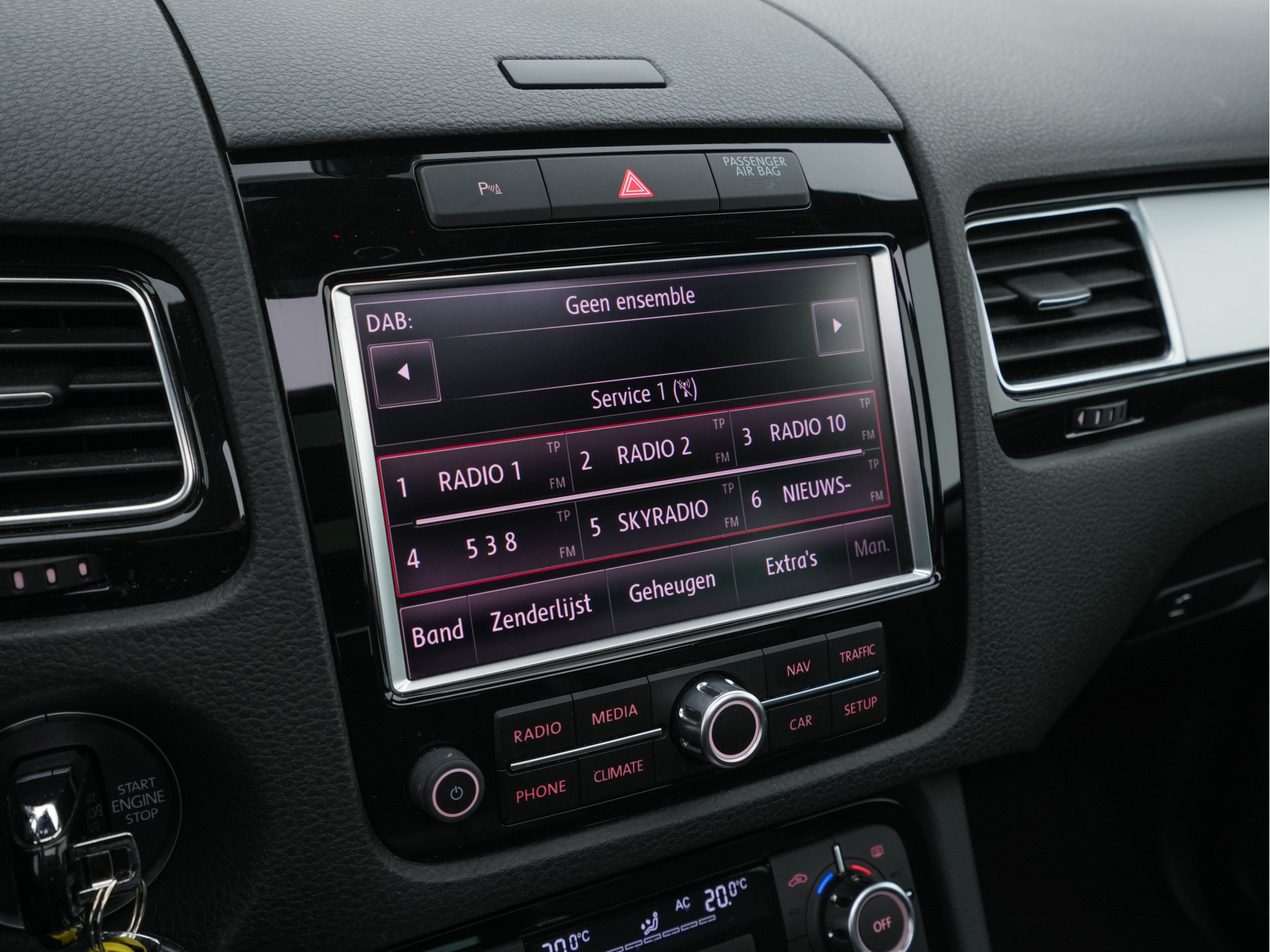 Volkswagen Touareg 3.0 TDI R-line-Pack Chrome-Pack Aut. *PANO | FULL-LEATHER | NAVI-FULLMAP | XENON | DYNAUDIO | MEMORY-PACK | ECC | SHIFT-PADDLES | PDC | DAB | COMFORT-SEATS | 21"ALU*