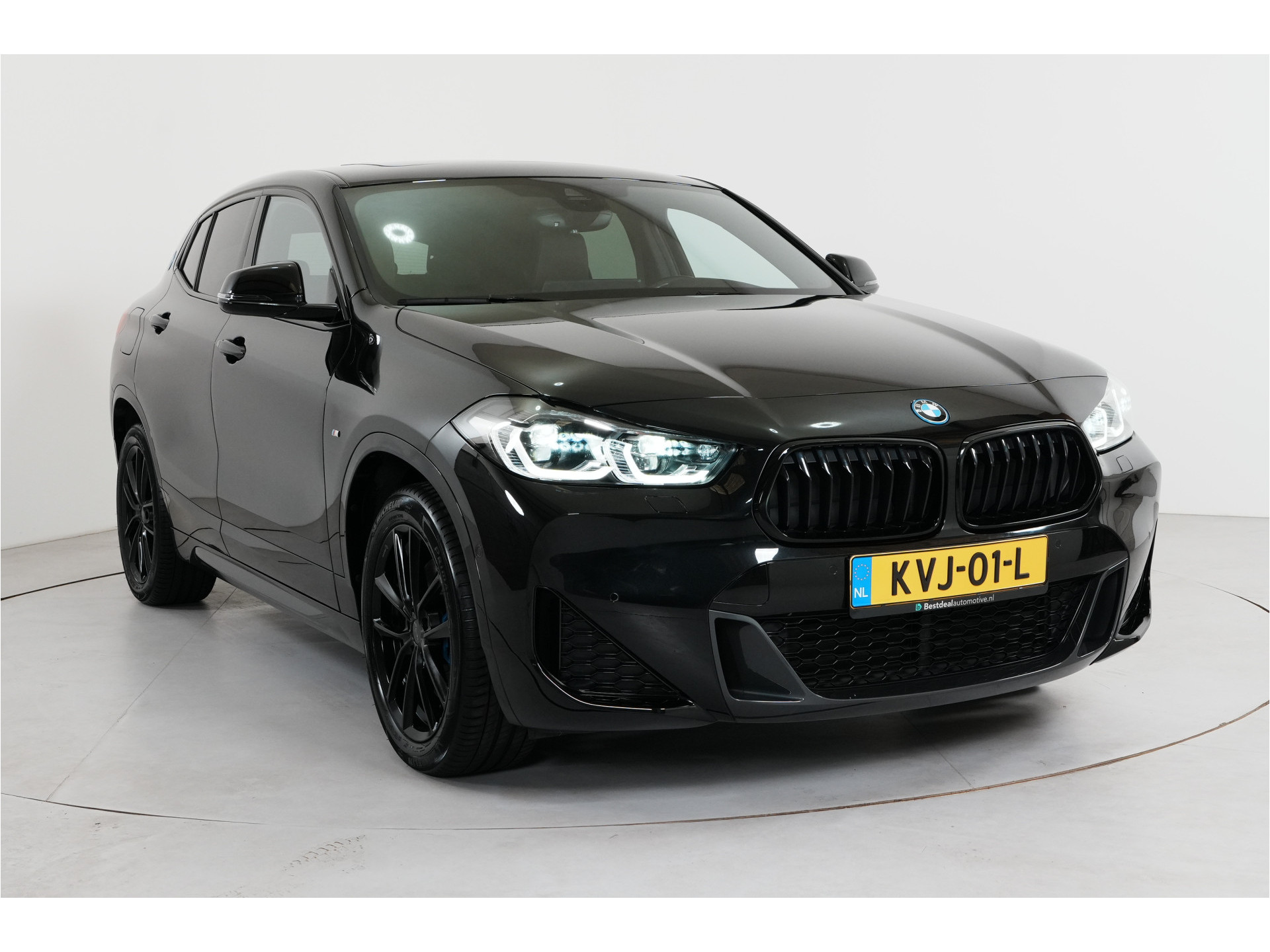 BMW X2 xDrive25e PHEV 220 pk | SOH 93% | M Sport | Pano | Leder | Head-up |