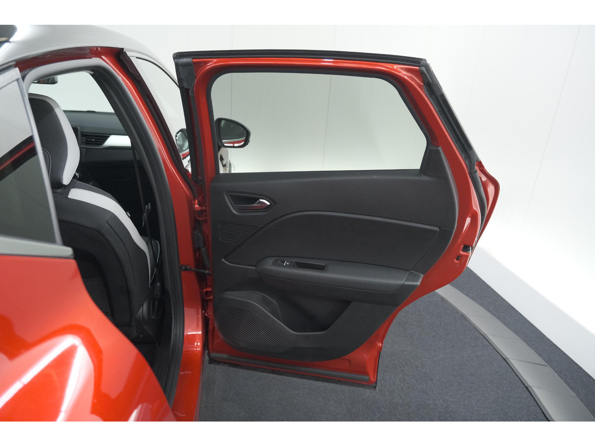 Renault Captur 1.0 TCe 90 Intens | Navigatie | Camera | Parkeersensoren | Apple Carplay