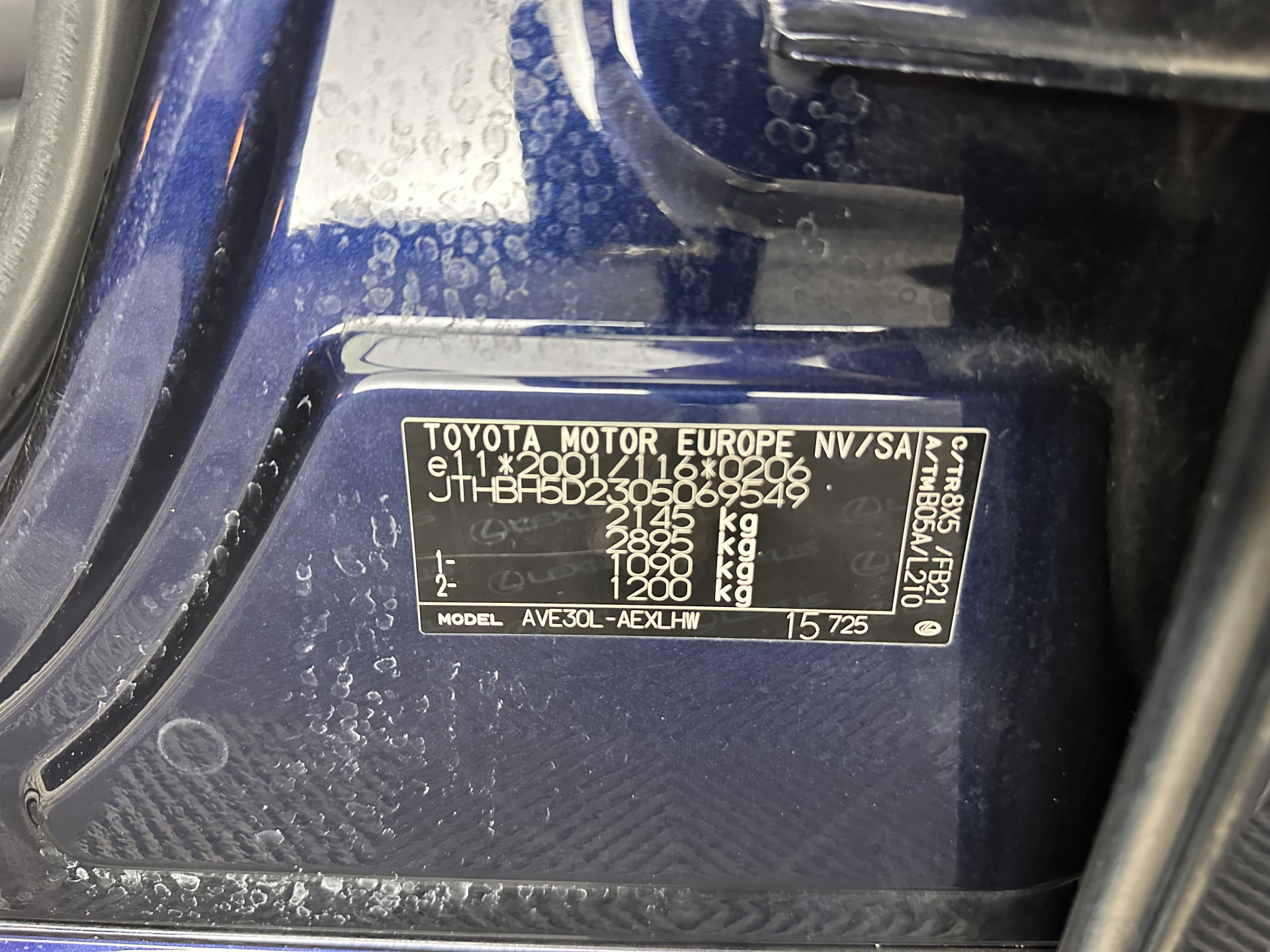 Lexus IS 300h Hybrid Business Line Aut. *PANO | LEATHER-MICROFIBRE | FULL-LED | NAVI-FULLMAP | HEATED-COMFORTSEATS | CAMERA | ECC | SHIFT-PADDLES | PDC | CRUISE | 17''ALU*