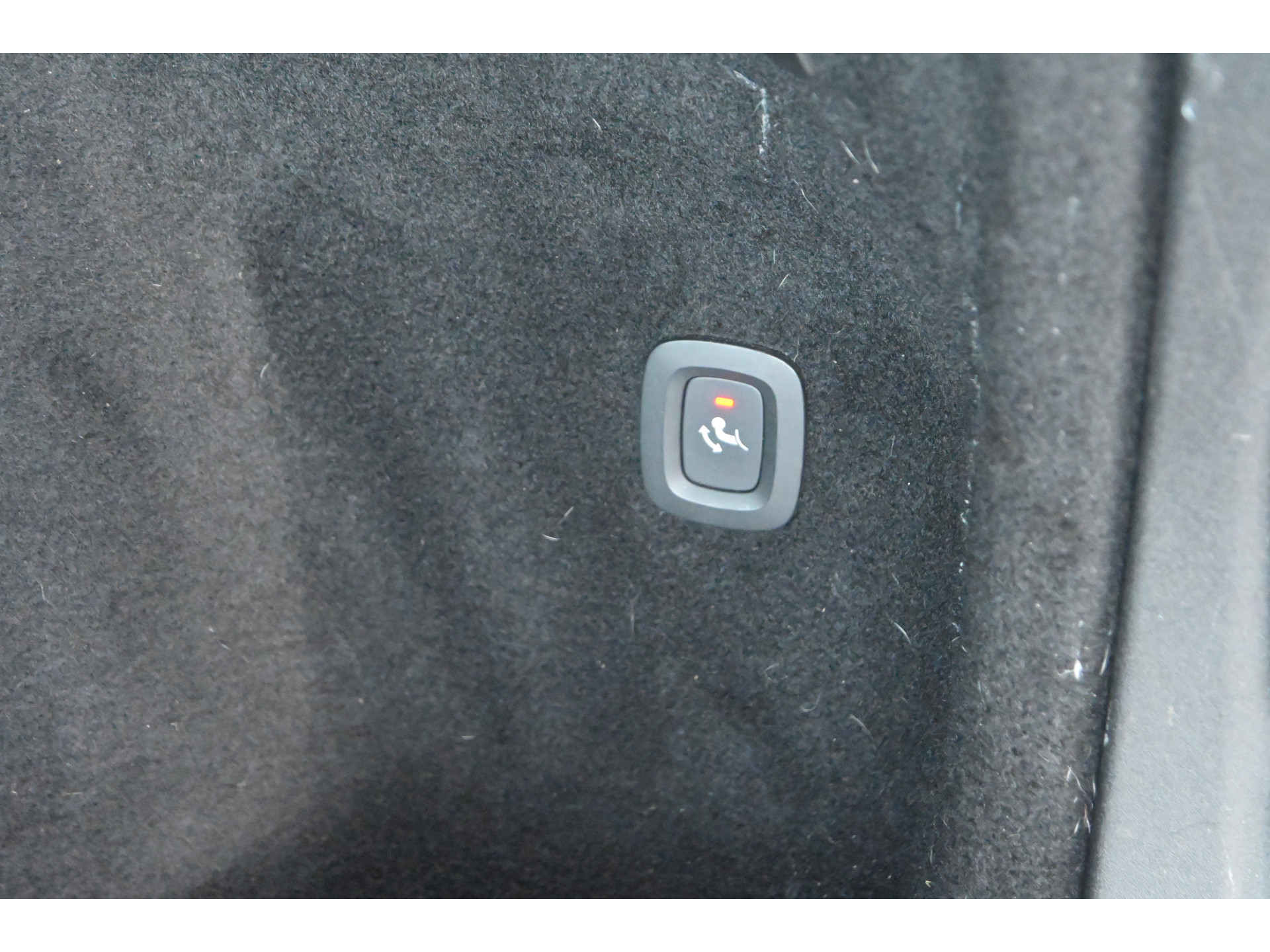 Volvo V60 2.0 B3 Momentum Advantage Automaat Navigatie Stuur/Stoelverwarming Inruil Mogelijk!