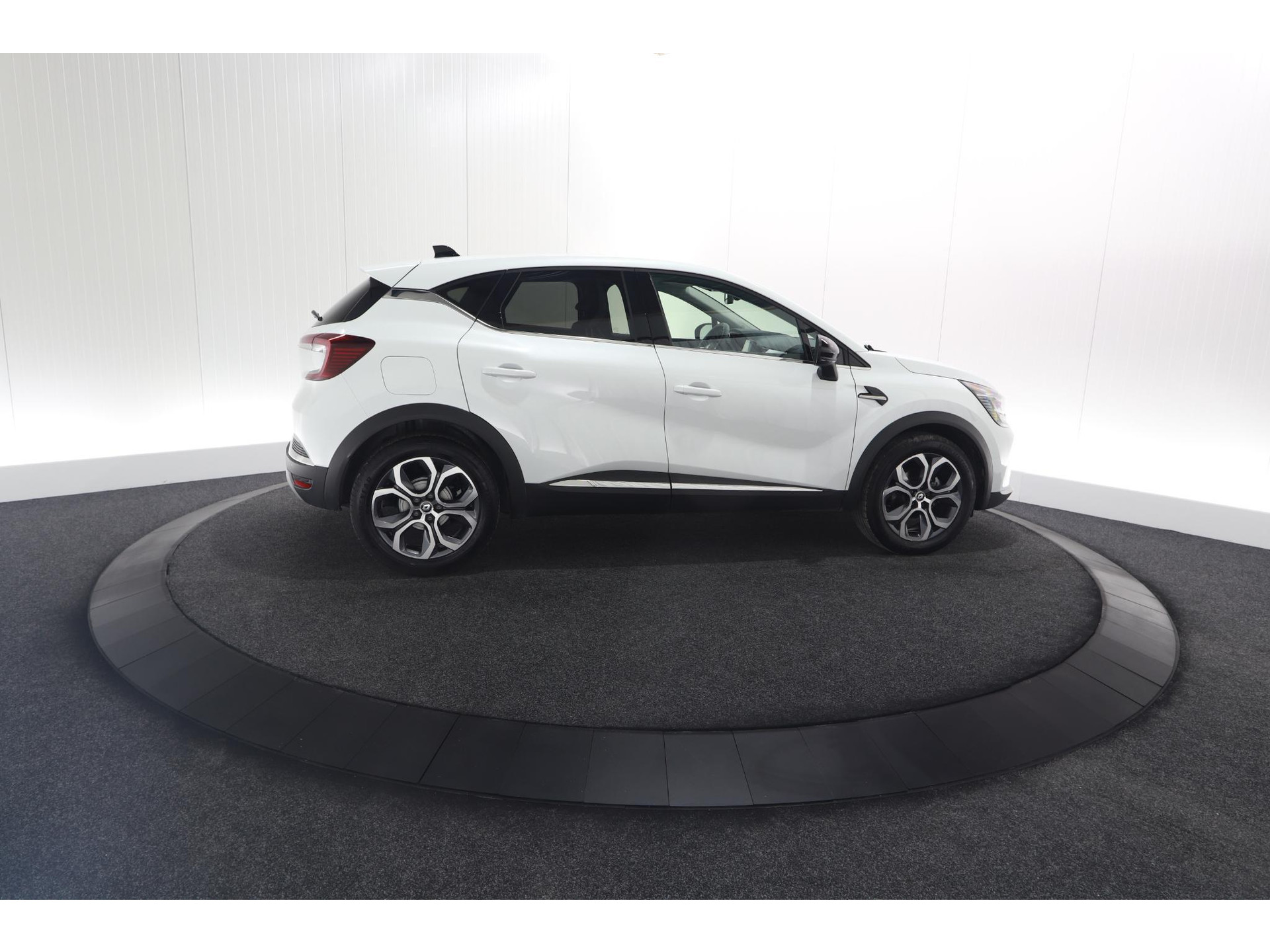 Renault Captur TCe 90 Techno | Camera | Navigatie | Pack Winter | Apple Carplay