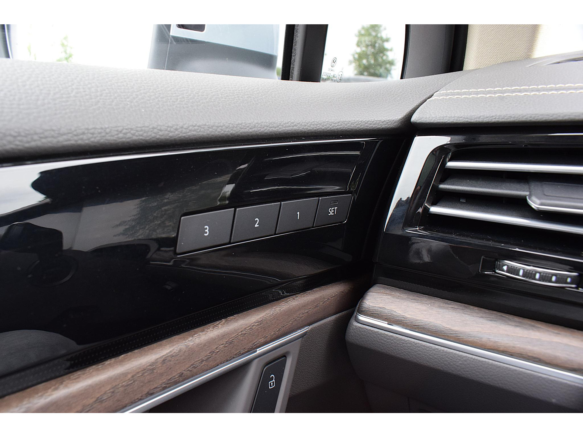 Volkswagen Touareg 3.0 TSi eHybrid 4MOTION | Trekhaak | Luchtvering | Pano | Leer | Memory | SOH 97,6%