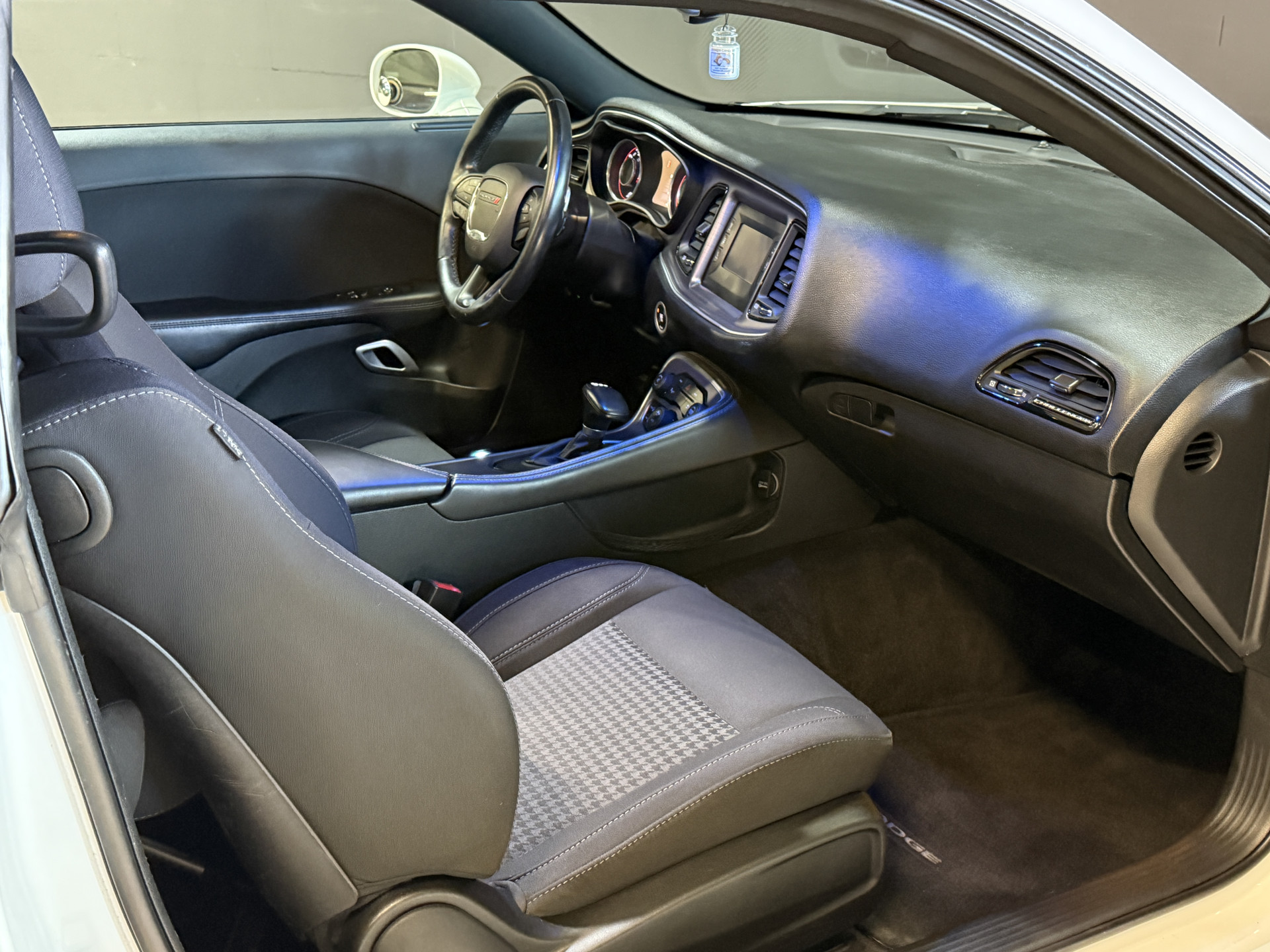 Dodge DODGE CHALLENGER 3.6 V6 | Schuifdak | Camera | Climate Control