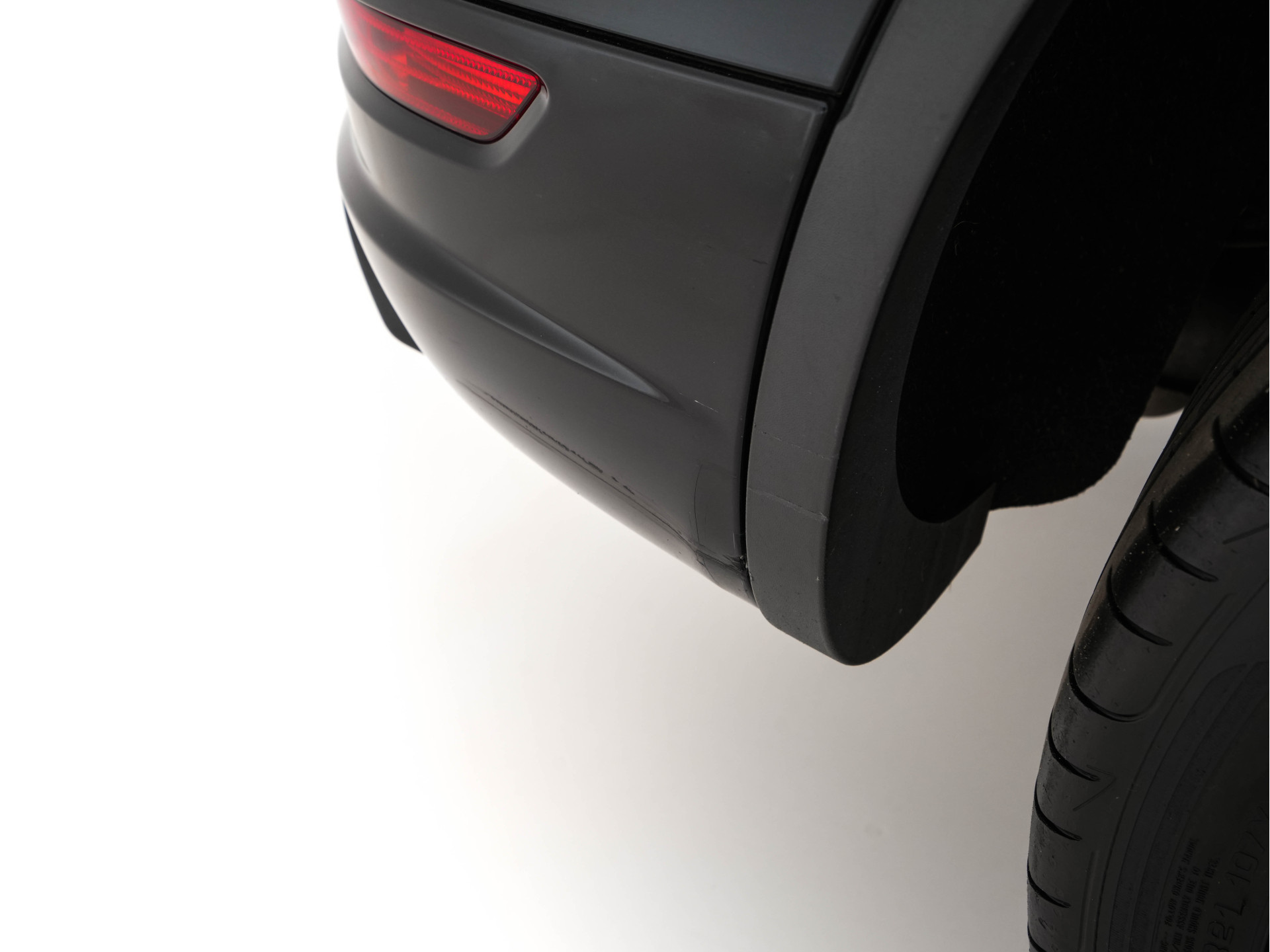 Volkswagen Touareg 3.0 TDI R-line-Sportpack AWD Aut. *FULL-LEATHER | BI-XENON | MEMORY-PACK | DYNAUDIO | AIR-SUSPENSION | NAVI-FULLMAP | COMFORT-SEATS  | ECC | HEATED-SEATS | PDC | CRUISE | TOWBAR | 21''ALU*