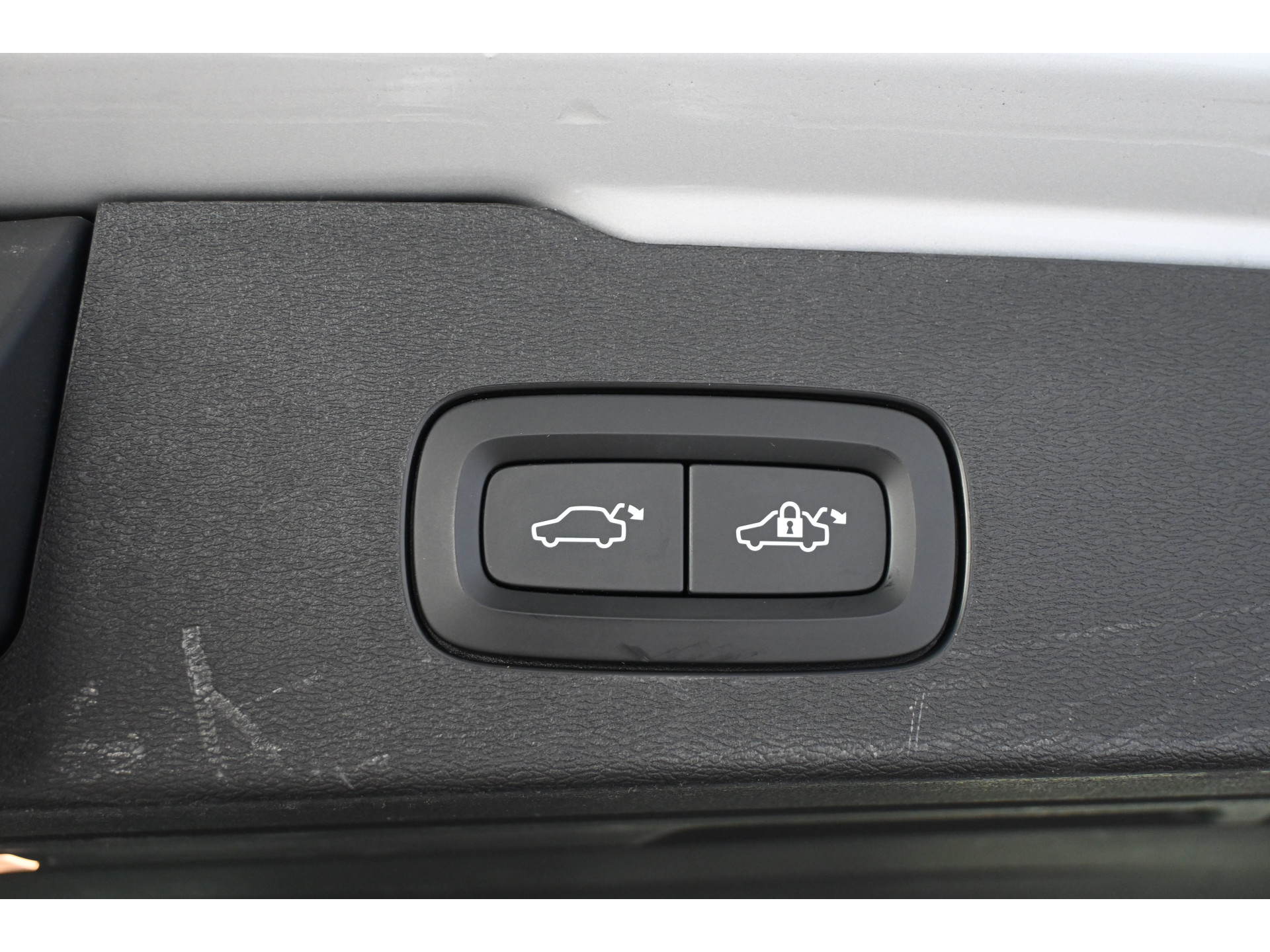 Volvo V60 2.0 B4 R-Design Navigatie Carplay Stoel/Stoelverwarming Virtual Goed Onderhouden! Inruil Mogelijk!