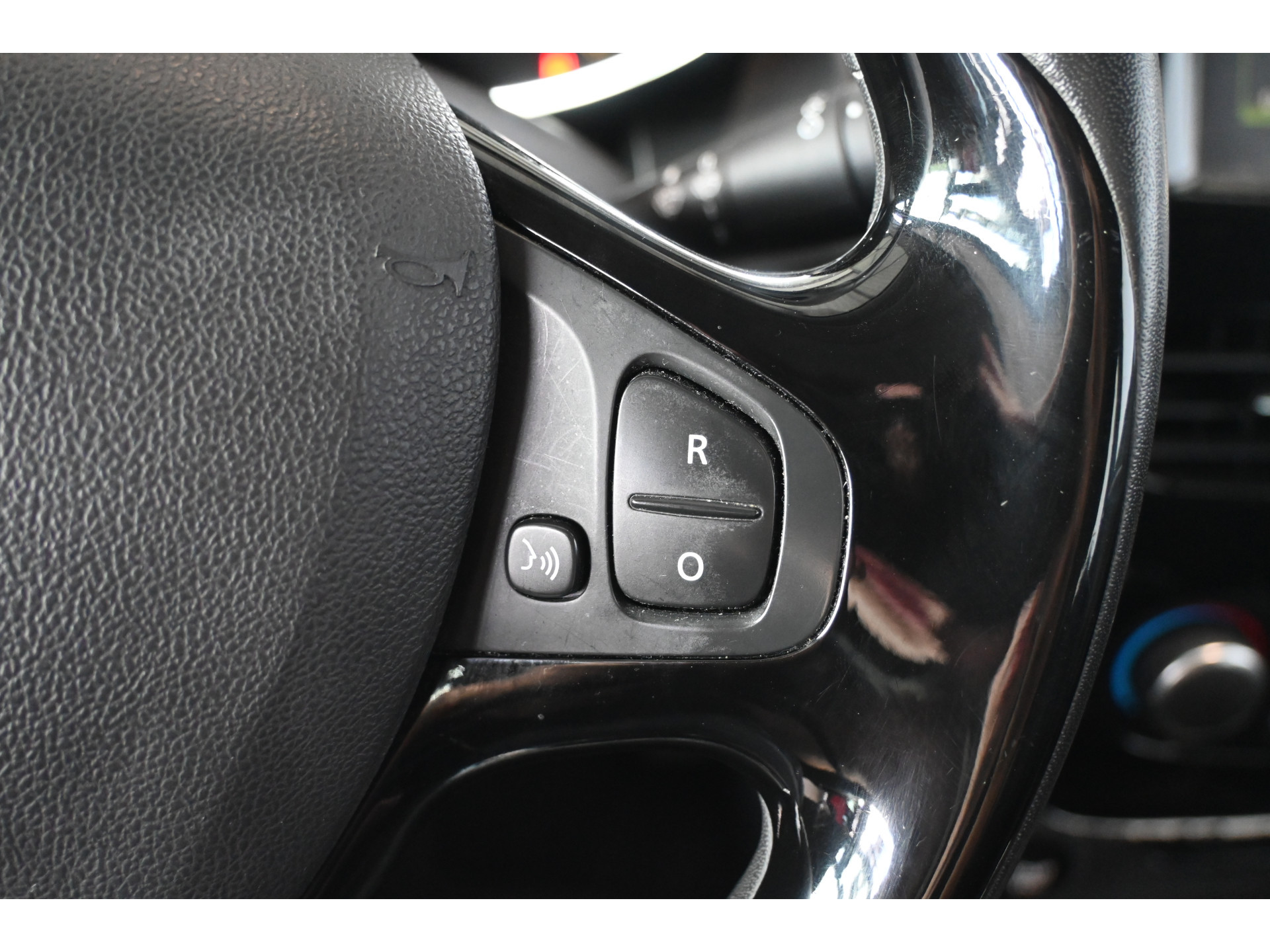 Renault Clio Estate 1.5 dCi ECO Dynamique Airco Navigatie Cruise control Lichtmetaal PDC Inruil Mogelijk!