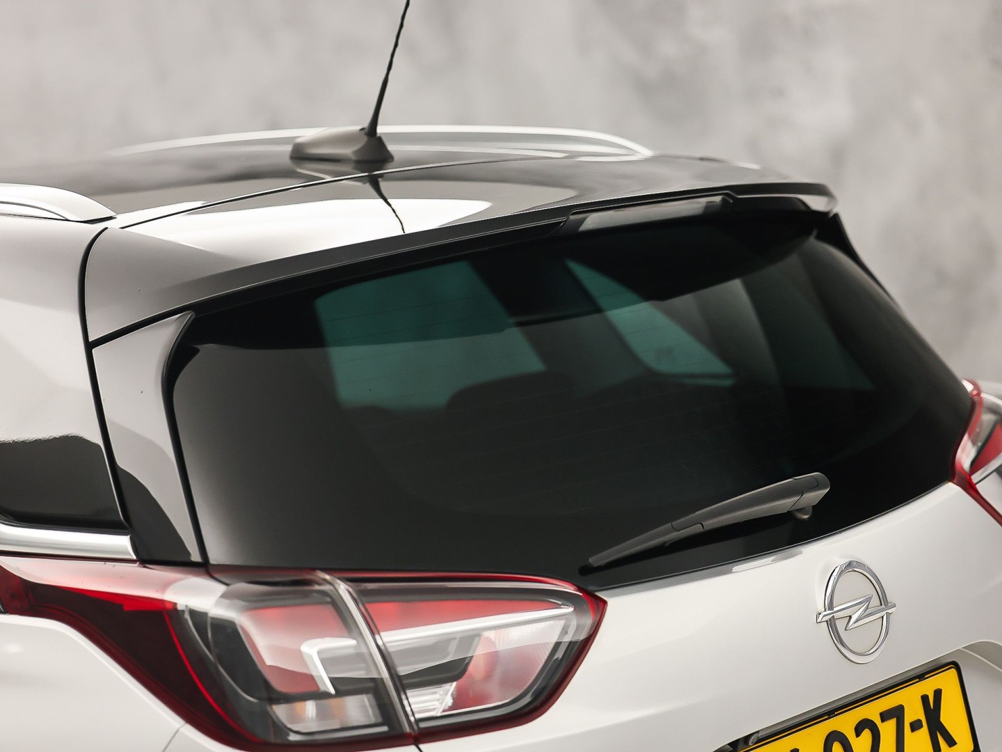 Opel Crossland X 1.2 Turbo Innovation (APPLE CARPLAY, GROOT NAVI, CLIMATE, 360 CAMERA, STUUR/STOELVERWARMING, SPORTSTOELEN, GETINT GLAS, CRUISE, NIEUWSTAAT)