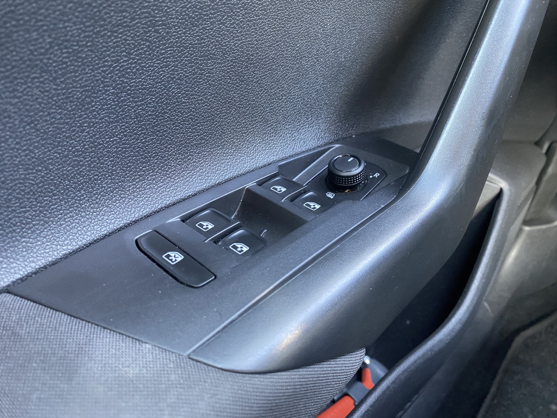 Volkswagen Polo 1.0 Comfortline | apple carplay - android auto | airco | cruise control | bluetooth | lichtsensor | NL auto