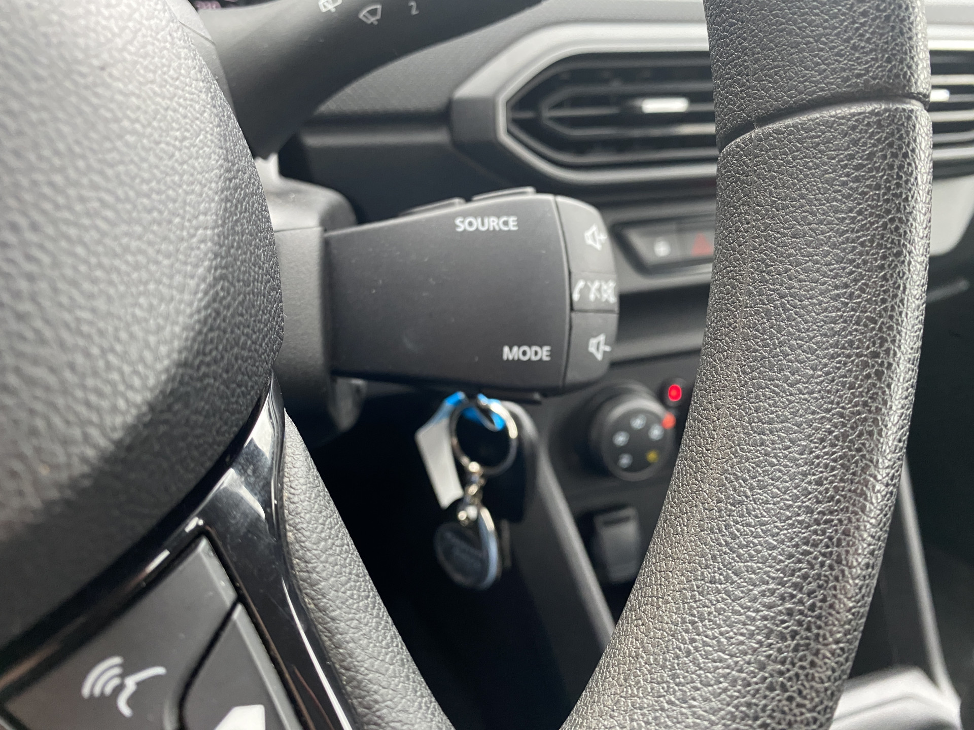 Dacia Sandero 1.0 TCe LPG 100 ECO-G Essential | 1e eigenaar | dealer onderhouden | airco | cruise control | dab audio | BTW auto