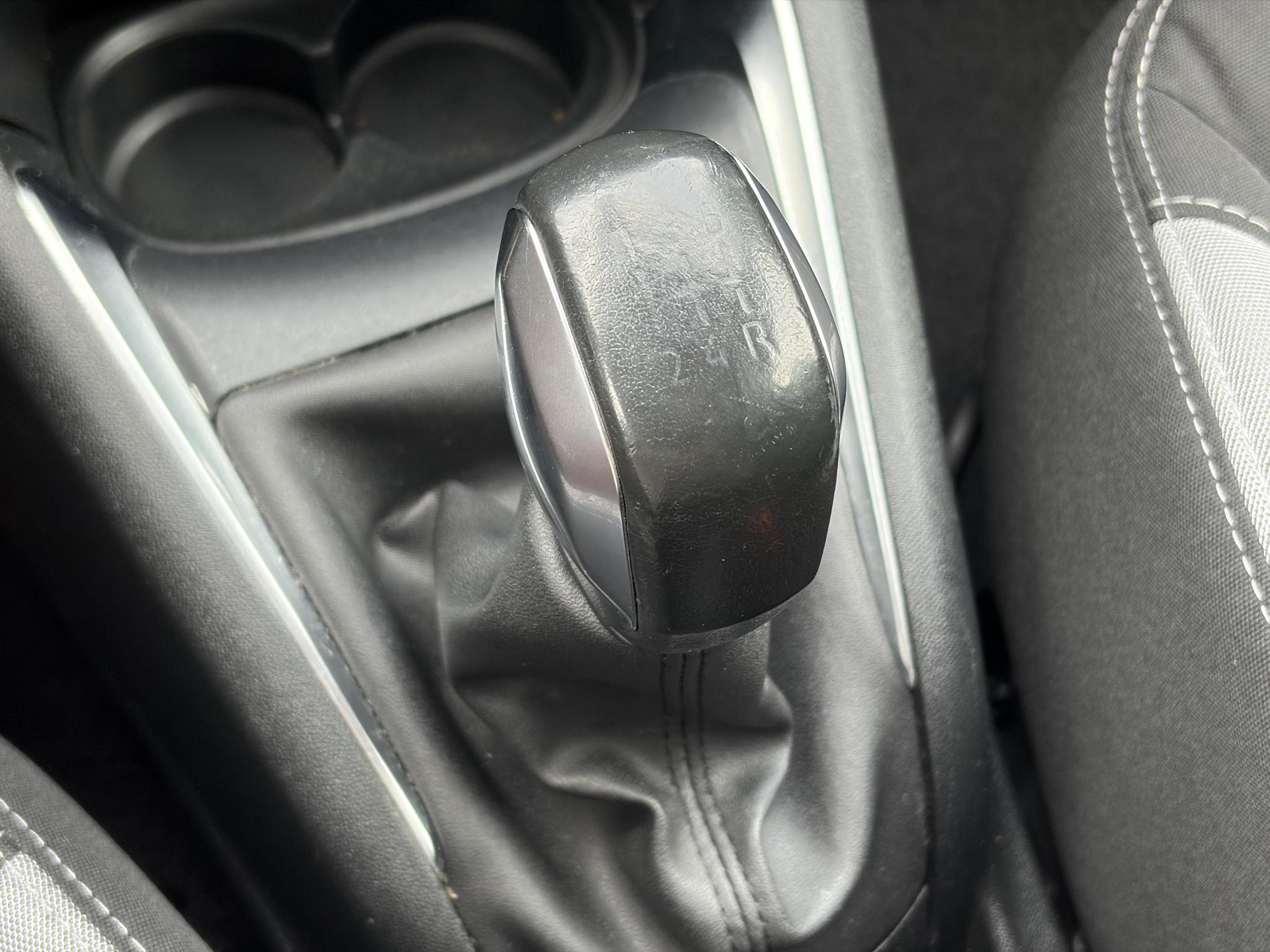 Peugeot 208 1.2 PureTech Style Pack 1e Eigenaar l Navi l Clima l Cruise l 5 Deurs l Lm velgen l Pdc l N.A.P l Apk tot 04-2027