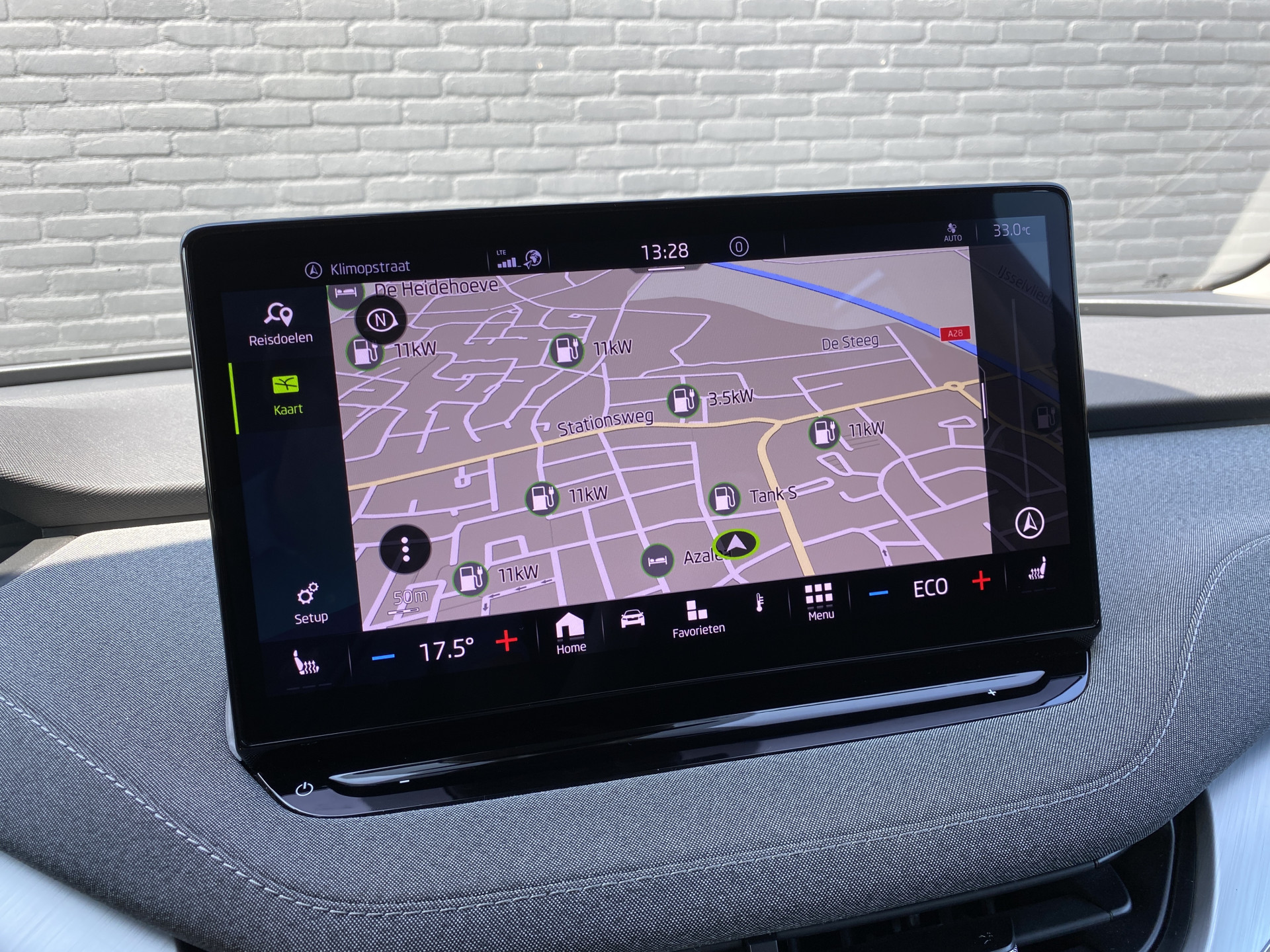 ŠKODA Enyaq iV 60 | 1e eigenaar | dealer onderhouden | navigatie | trekhaak | camera | stoelverwarming | apple carplay