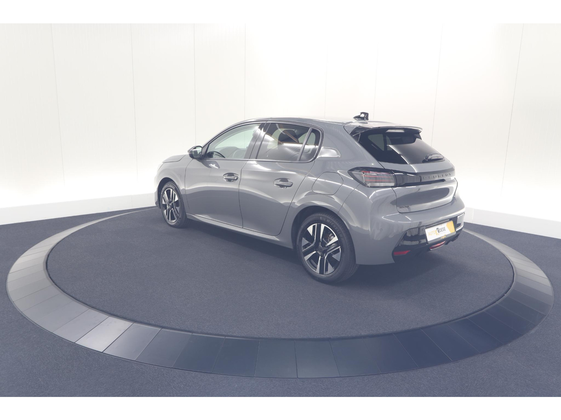 Peugeot 208 PureTech 100 Allure | Gris Selenium | Apple Carplay | Parkeersensoren | Climate Control