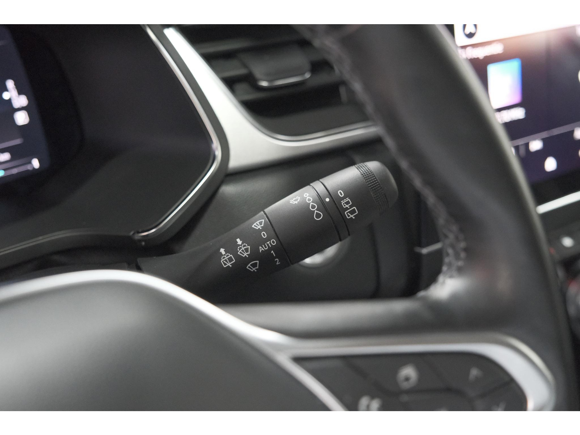 Renault Captur 1.6 E-Tech Plug-in Hybrid 160 Intens | Trekhaak | Camera | Adaptieve Cruise Control | Dodehoekdetectie