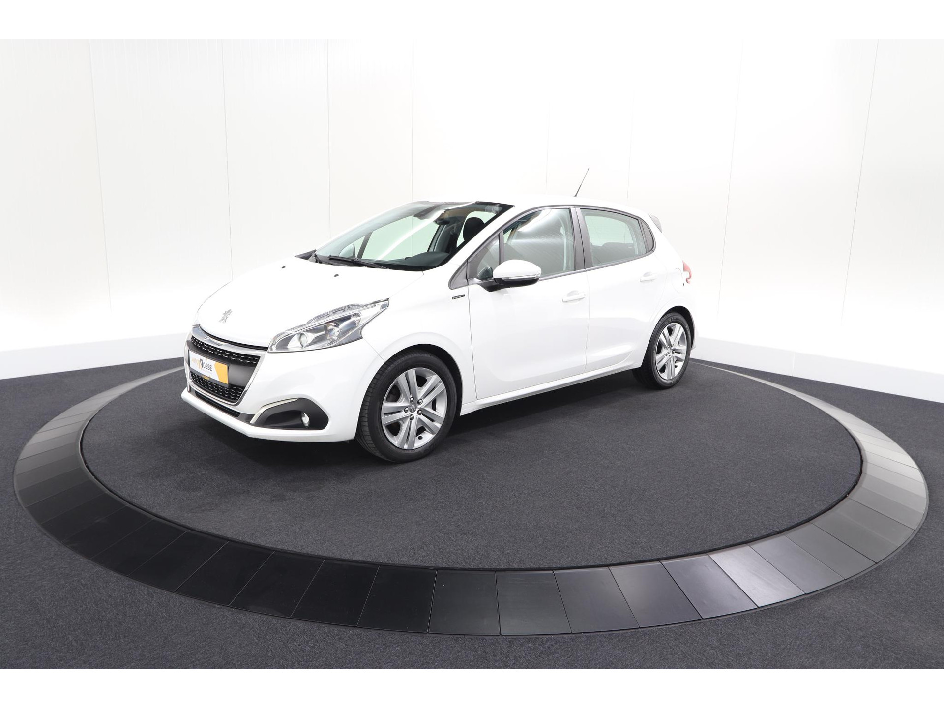 Peugeot 208 PureTech 82 Signature | Parkeersensoren | Apple Carplay | Pack Connect | Armsteun