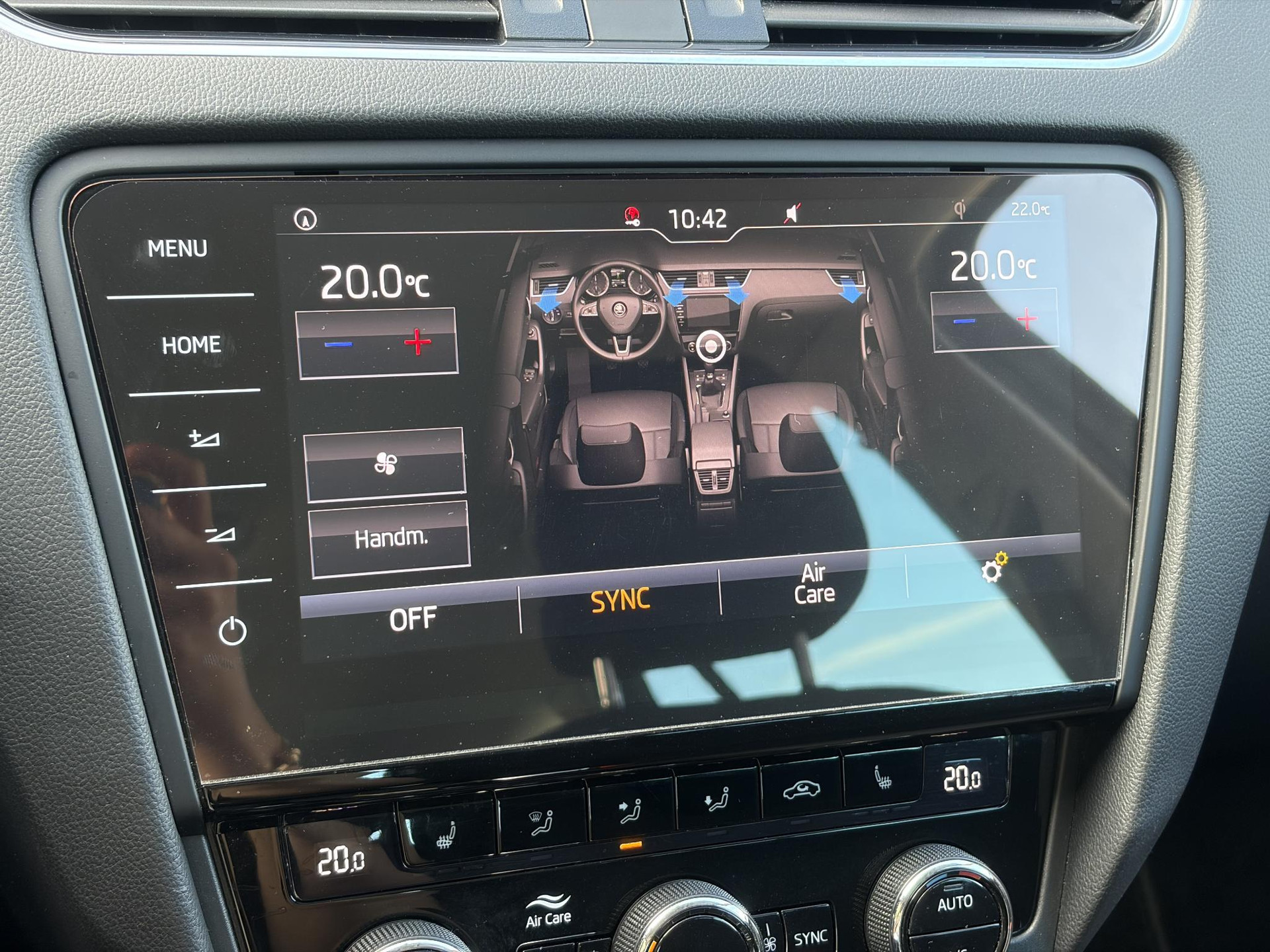 Skoda Octavia Combi 1.5 TSI Greentech Style Business 2e Eigenaar,Draadloze telefoonlader,Carplay,Camera,Navi,Trekhaak,150pk,Pdc V+A,Keyless,Clima,Cruise,Elekt.Stoel,Recent beurt gehad,N.A.P,Apk tot 07-2027