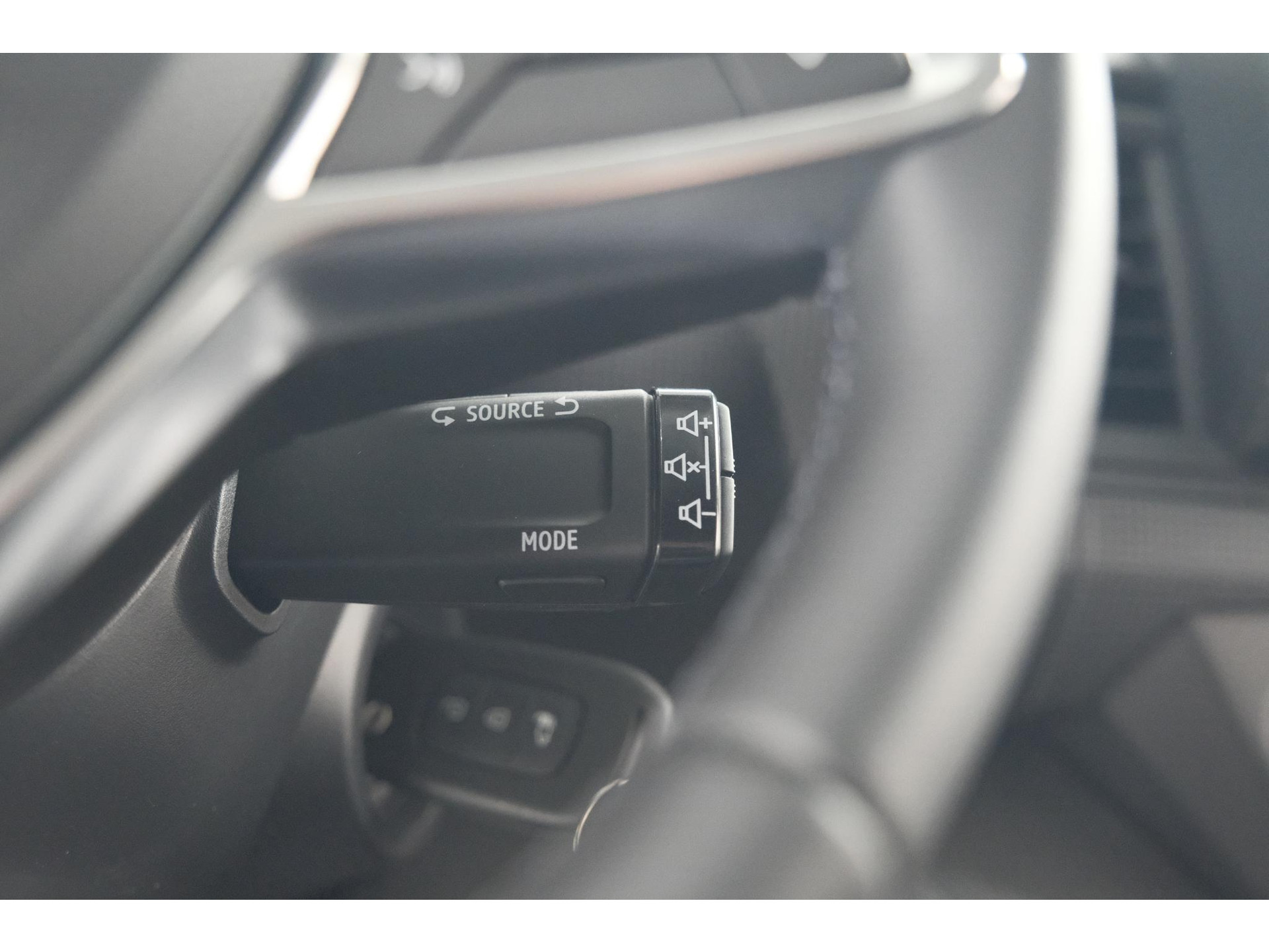 Renault Trafic 2.0 Blue dCi 130 T30 L2H1 Advance | Camera | Apple Carplay | Parkeersensoren