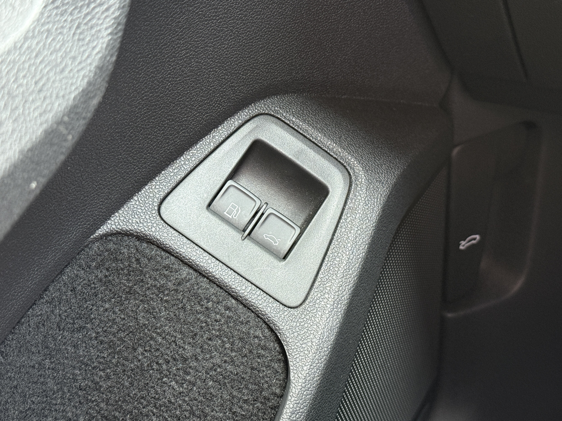 Volkswagen Tiguan 1.4 TSI eHybrid R-Line Business+ | Camera | Stoelverwarming | Dodehoeksensoren
