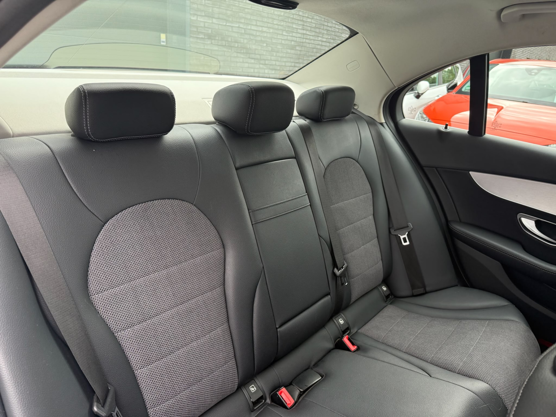 Mercedes-Benz C-klasse 200 Premium Plus | 1E EIGENAAR | 3/6/12MND GARANTIE| LED | CRUISE | SFEER | STOELVERWM. | NAVI |