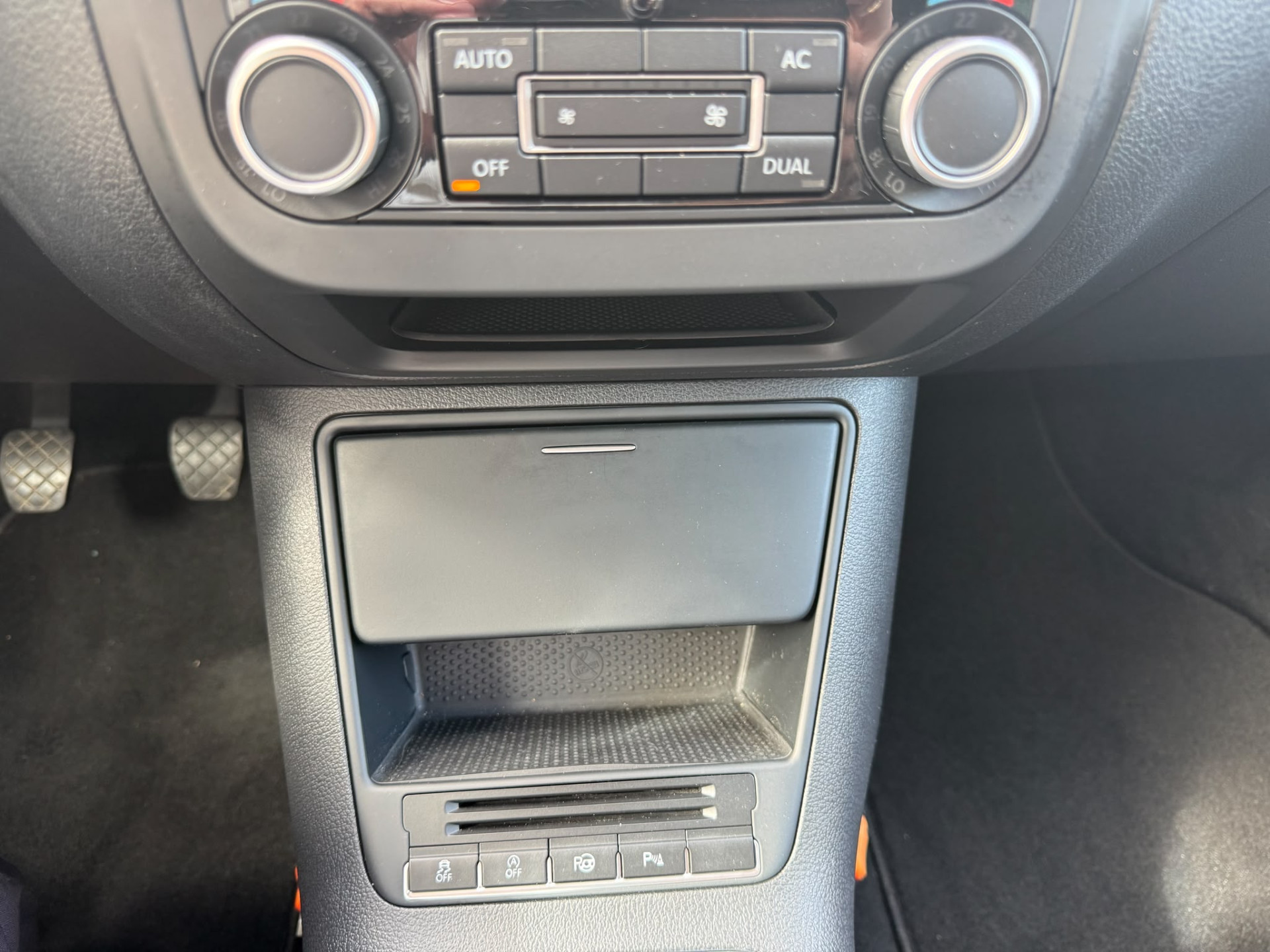 Volkswagen Tiguan 1.4 TSI Sport&Style | 1E EIGENAAR | 3/6/12MND GARANTIE | NAVI | PDC | 160 PK | LAGE KM |