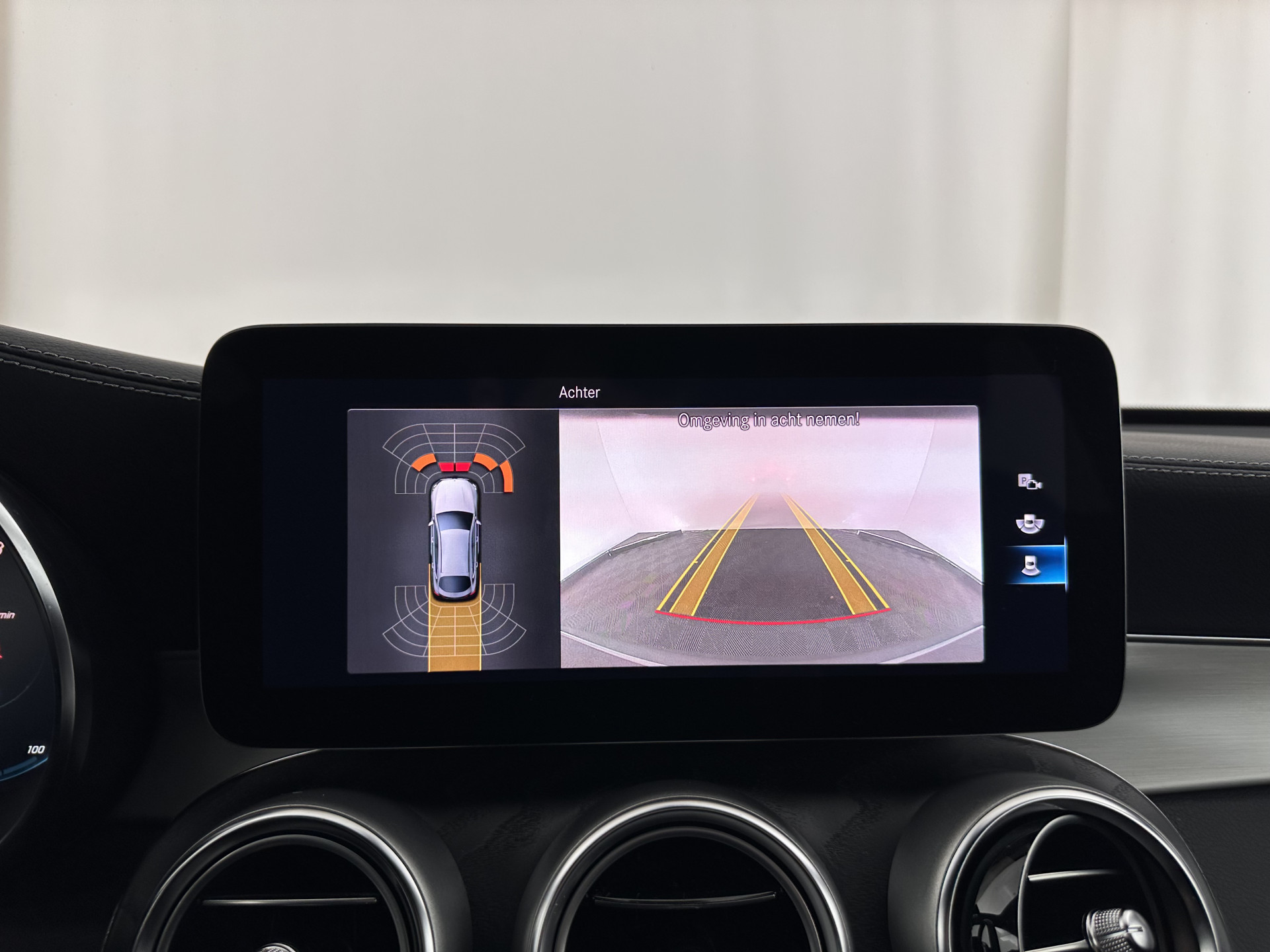 Mercedes-Benz GLC-klasse Coupé 300de 4MATIC Business Solution AMG (Plug-in) (INCL.BTW) *LEATHER-FABRIC | FULL-LED | CAMERA | HEATED-SPORTSEATS | NAVI-FULLMAP | PRIVACYGLASS | SHIFTPADDLES | DAB+ | ECC | PDC | CRUISE | 19''ALU*