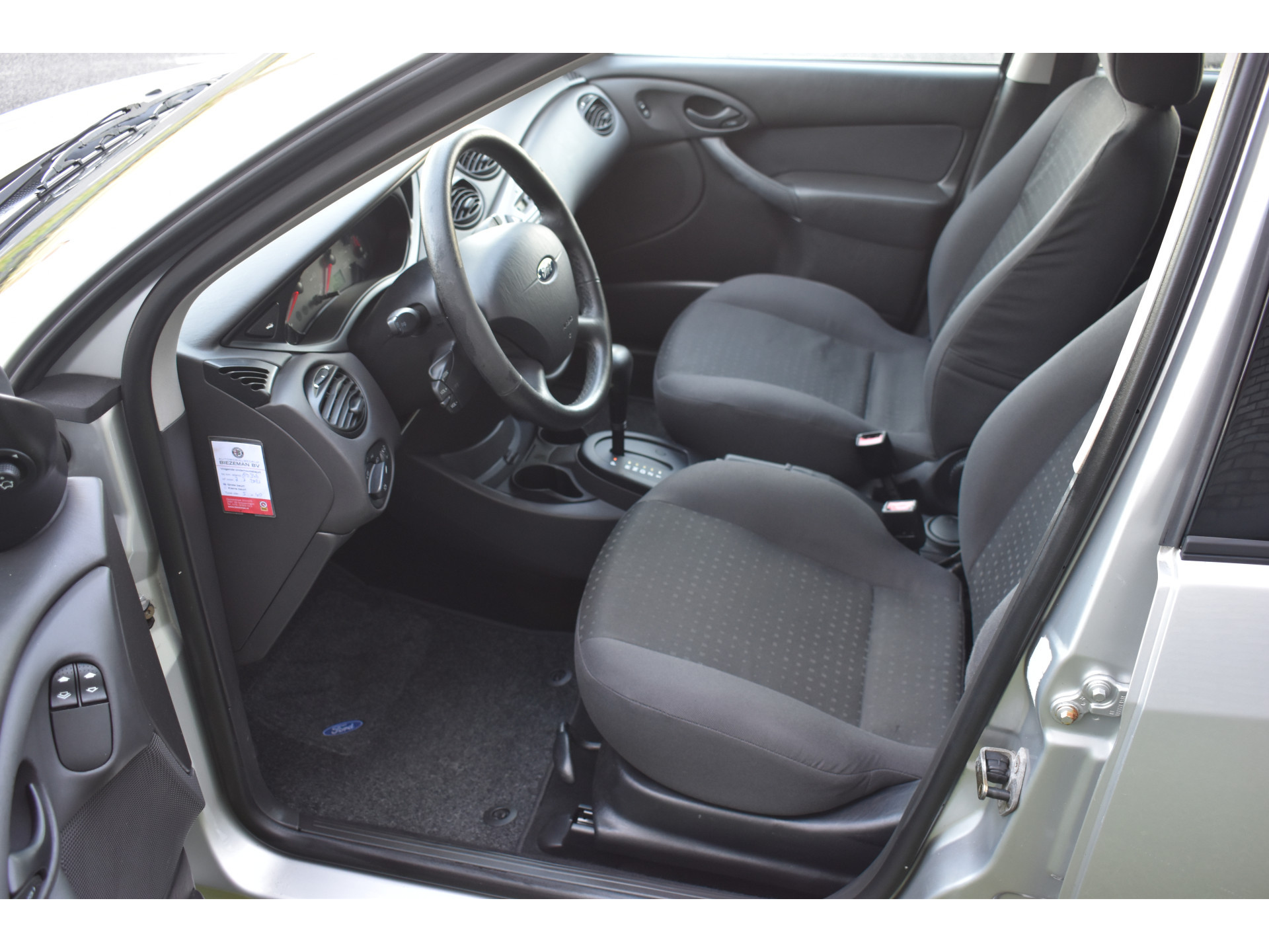 Ford Focus 1.6-16V Trend Automaat storing Airco 5-deurs 1e eigenaar Pdc Trekhaak lees goed!!! HANDELSAUTO - automaat gaat in noodloop LEES GOED