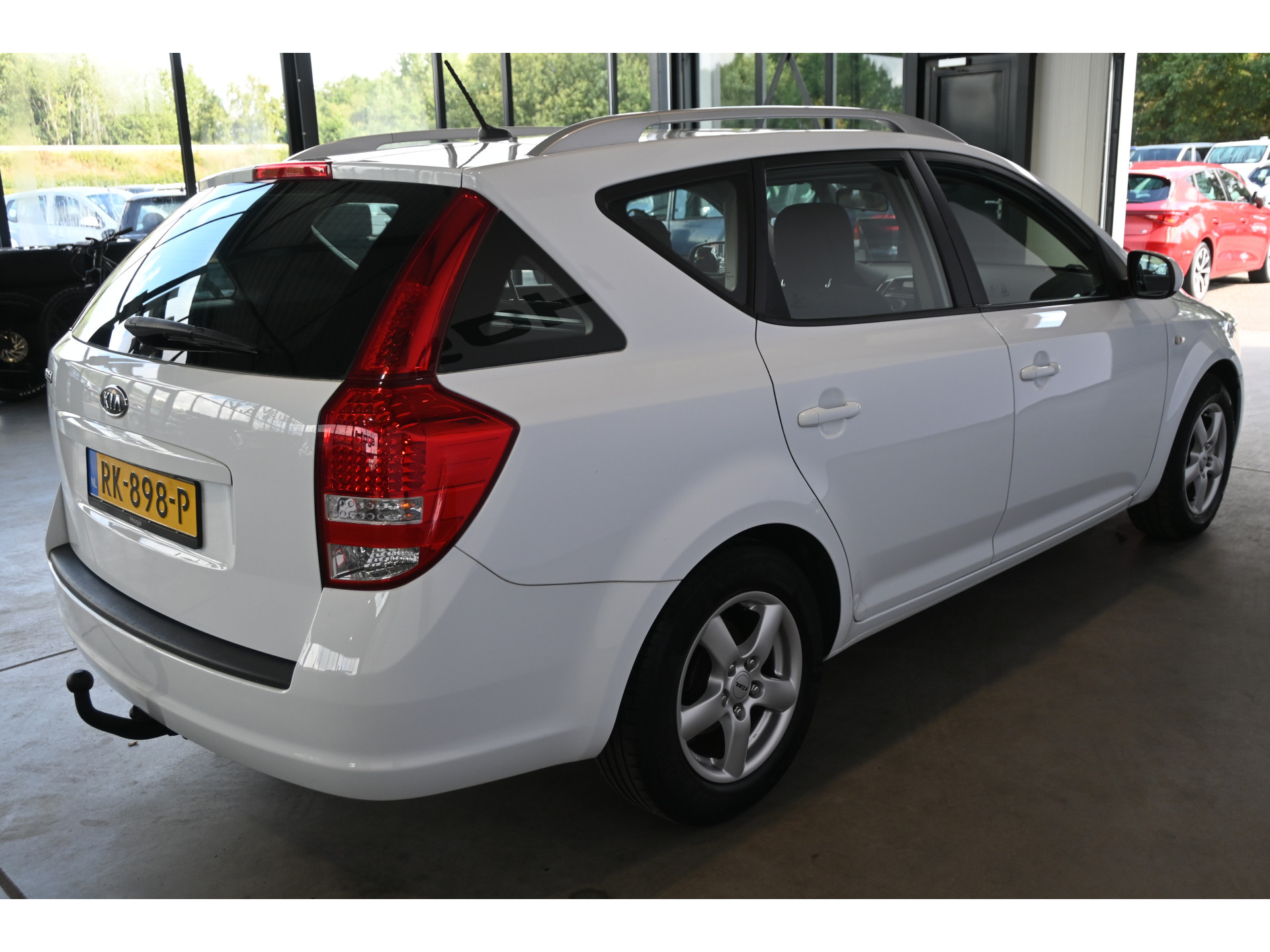 Kia cee'd 1.4 CVVT X-tra Airco Trekhaak Stoelverwarming All in Prijs! Inruil Mogelijk!