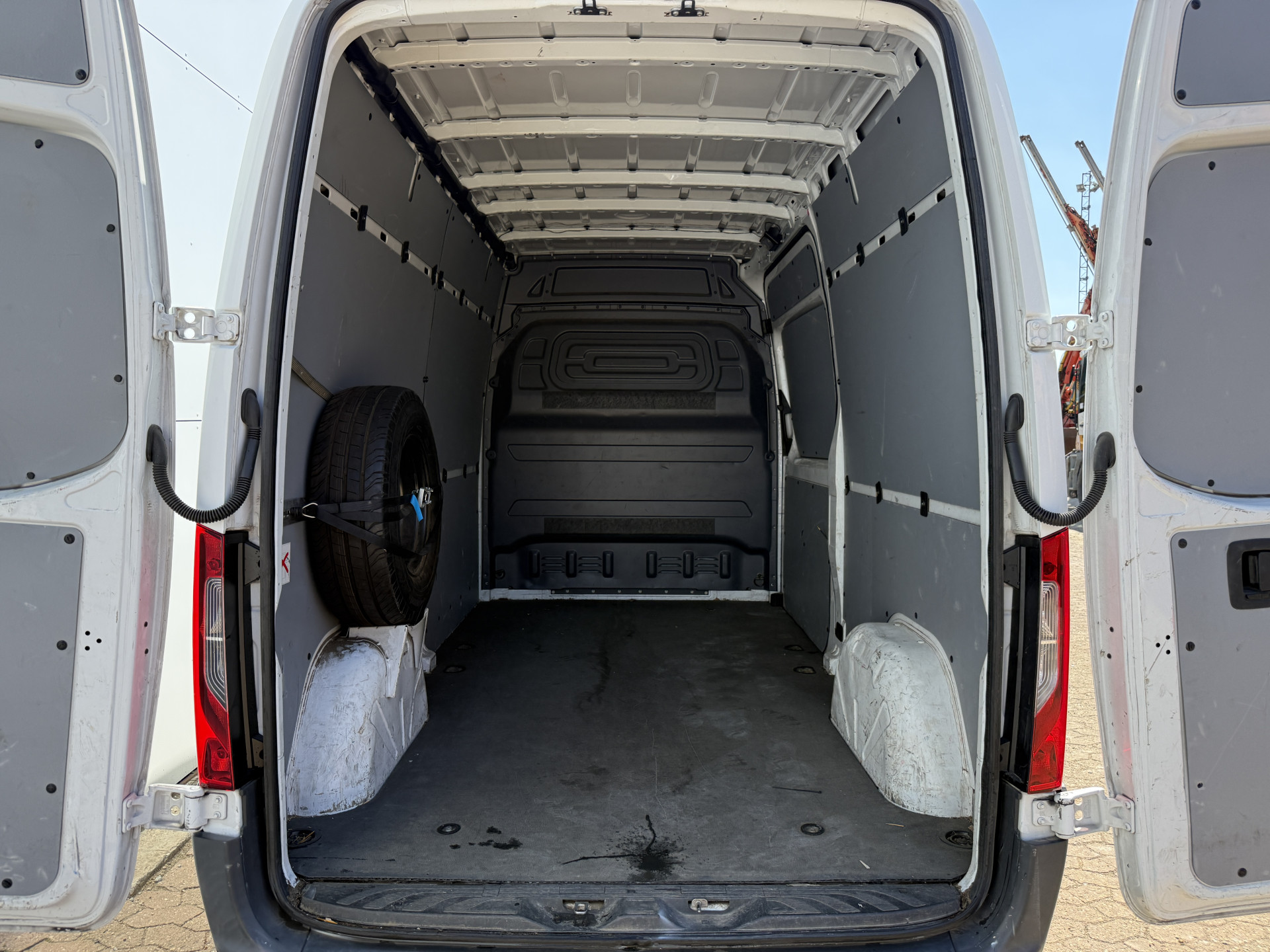 Mercedes-Benz eSprinter 312 55kWh L2H2 Elektrisch 168km WLTP 80kw Snelladen Climate Control