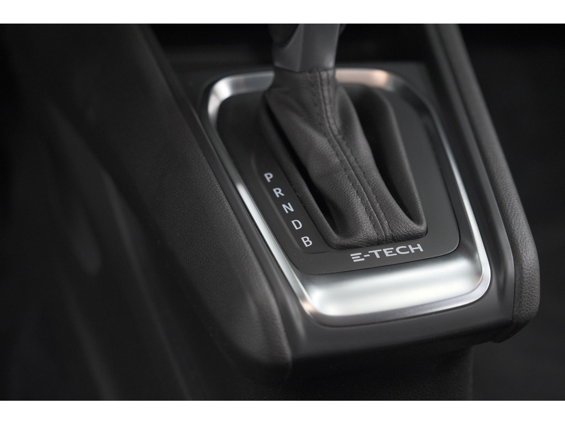 Renault Captur 1.6 E-Tech full hybrid 145 techno | Camera | Parkeersensoren | Climate control | Keyless
