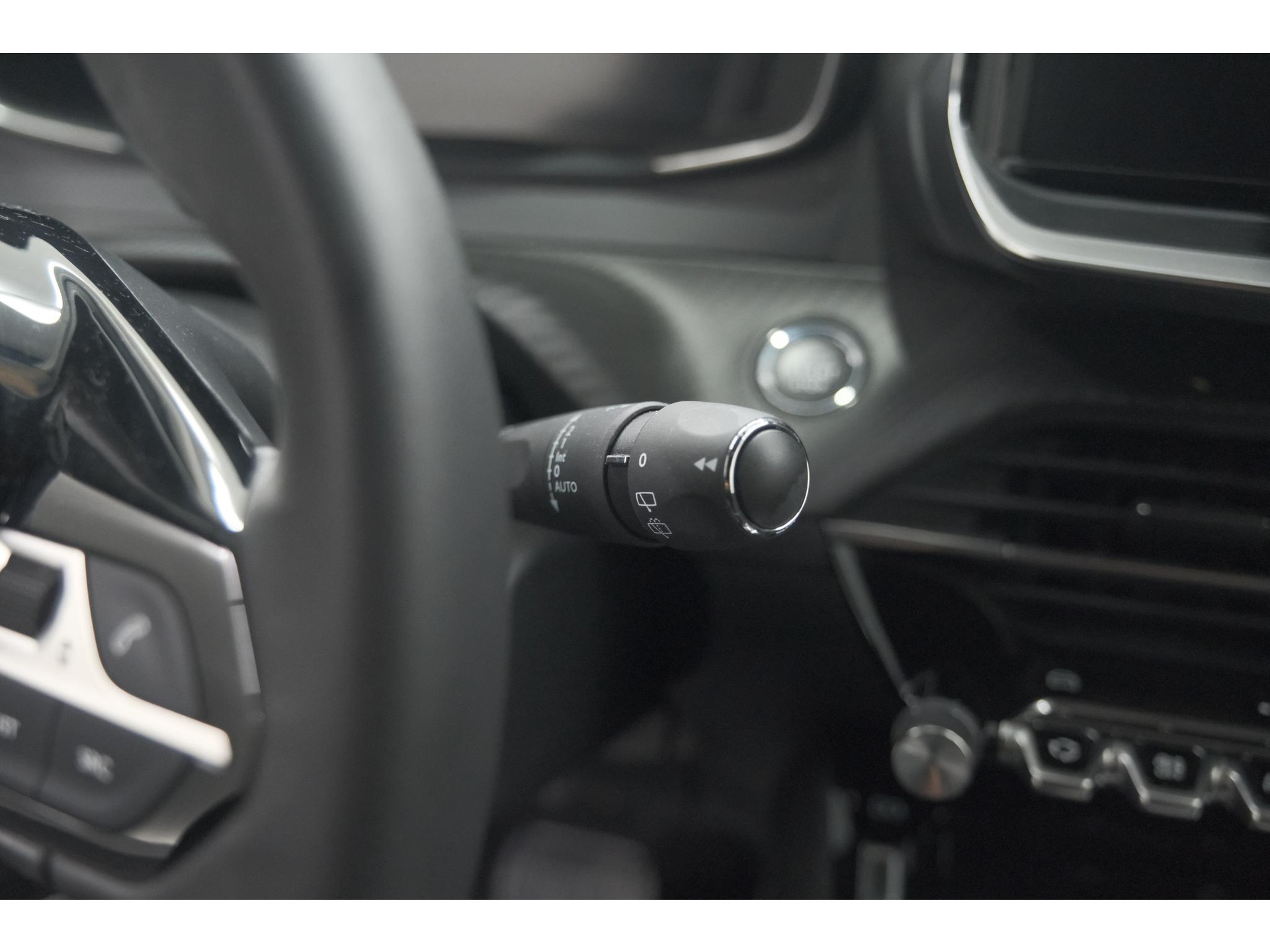 Peugeot 2008 Hybrid 136 e-DCS6 Allure | 360 Camera | Navigatie | Adaptieve Cruise Control | Dodehoekdetectie