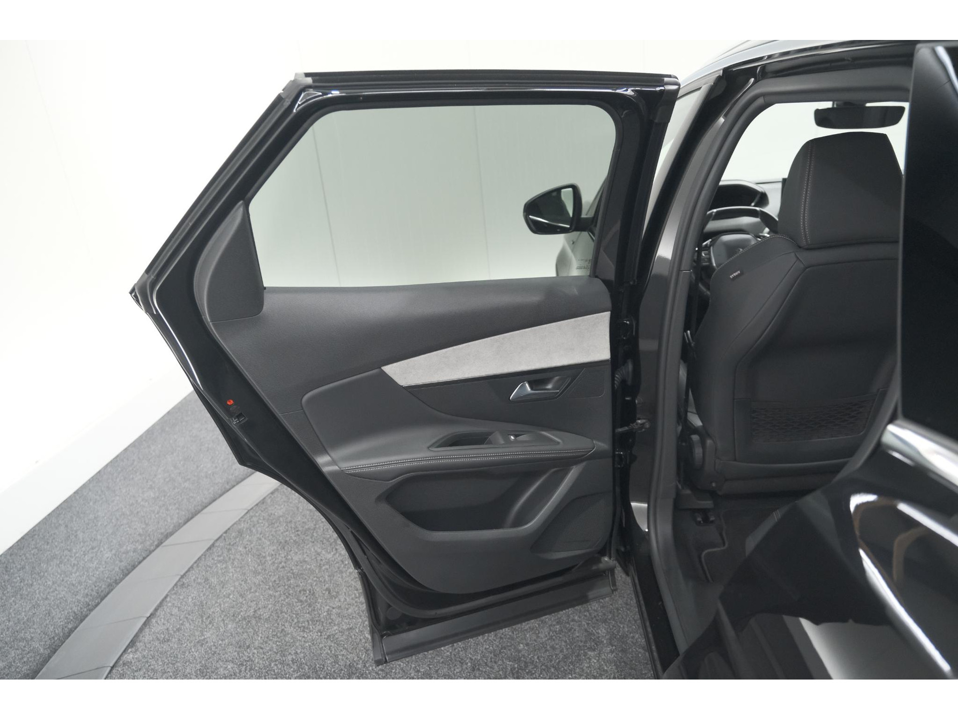 Peugeot 3008 136 Hybrid e-DCS6 GT | 360 Camera | Adaptieve Cruise Control | Elektrische Kofferklep | Stoelverwarming