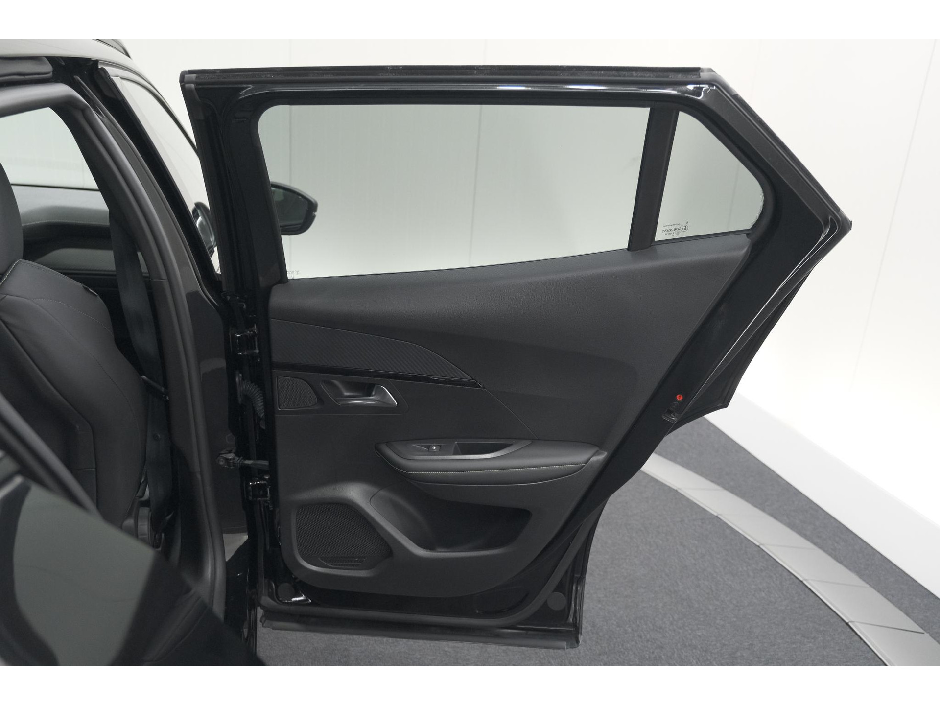 Peugeot 2008 1.2 Hybrid 145 GT | Camera | Apple Carplay | Parkeersensoren