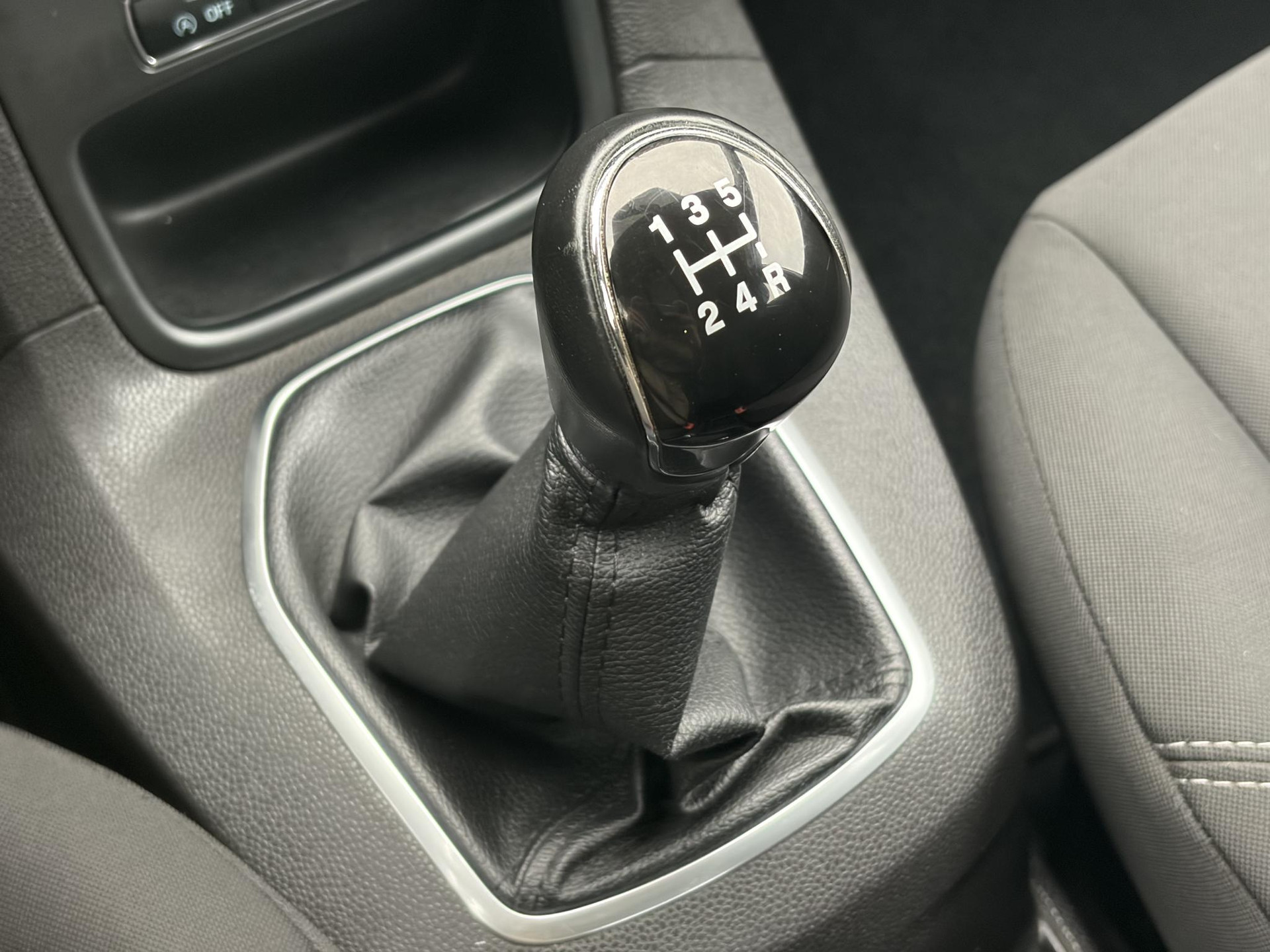 Ford Fiesta 1.0 Champion 2e Eigenaar,Camera,Navi,Carplay,Clima,Lm velgen,5 Deurs,N.A.P,Zeer Zuinig,Apk tot 07-2027