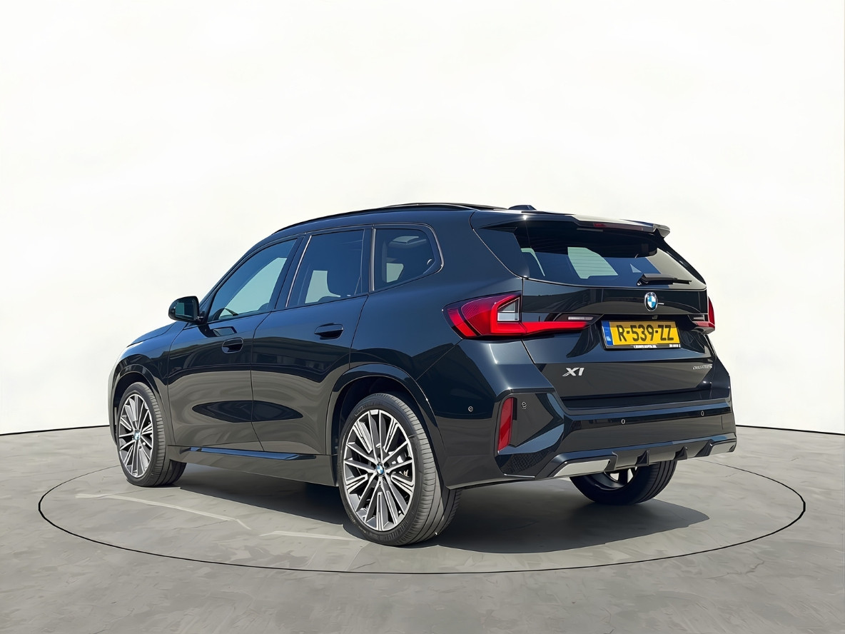 BMW X1 xDrive23i 218PK M-Sport Individual Pano Head-UP Harman-Kardon 360 Camera