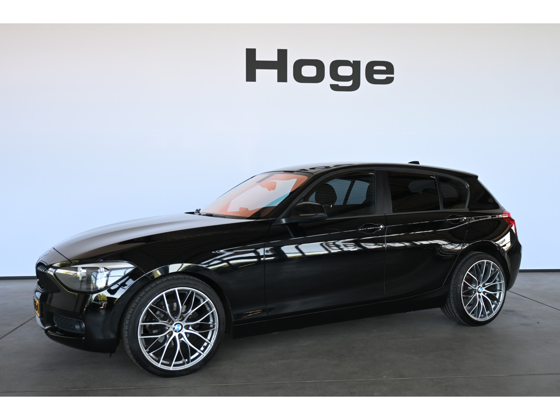 BMW 1-serie 116i Business+ Clima Cruise control Navigatie Xenon Stoelverwarming Inruil Mogelijk!