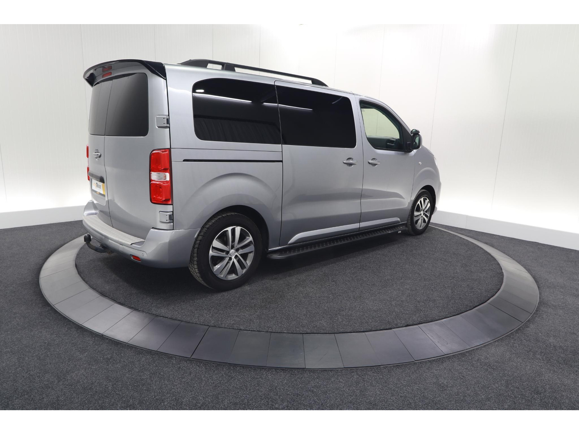 Peugeot Expert 2.0 BlueHDI 180 Automaat Standard Premium | Standkachel | Trekhaak | Head-Up Display | Camera | Apple Carplay | Laadruimte Betimmering