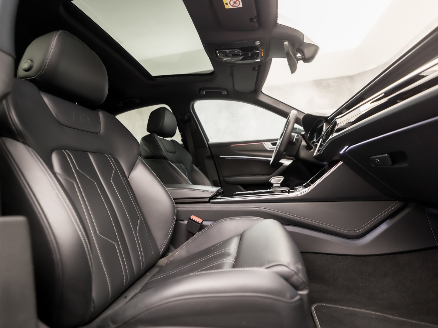 Audi A6 55 TFSI e Quattro S-Line Competition 367Pk Automaat (PANORAMADAK, CARBON PACK, BANG&OLUFSEN, APPLE CARPLAY, CAMERA, MEMORY SEATS, GETINT GLAS, HEAD-UP DISPLAY, ADAPTIVE CRUISE, SFEERVERLICHTING, NIEUWSTAAT)