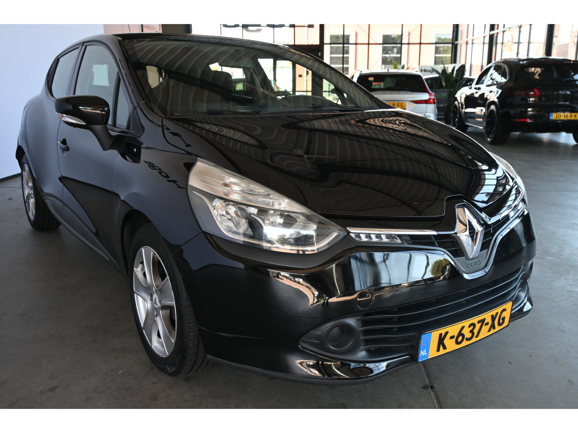 Renault Clio 1.2 Dynamique Automaat Airco Navigatie Cruise Control Goed Onderhouden! Inruil Mogelijk!