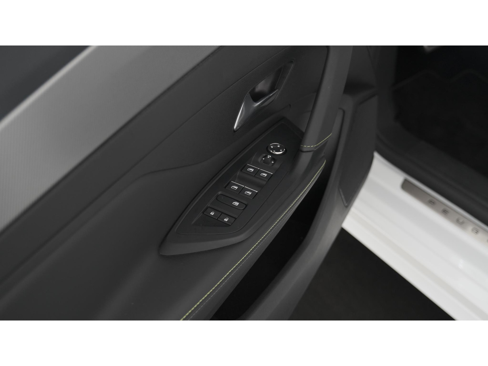 Peugeot 308 PureTech 130 GT Pack Business | Camera | Dodehoekdetectie | Apple Carplay